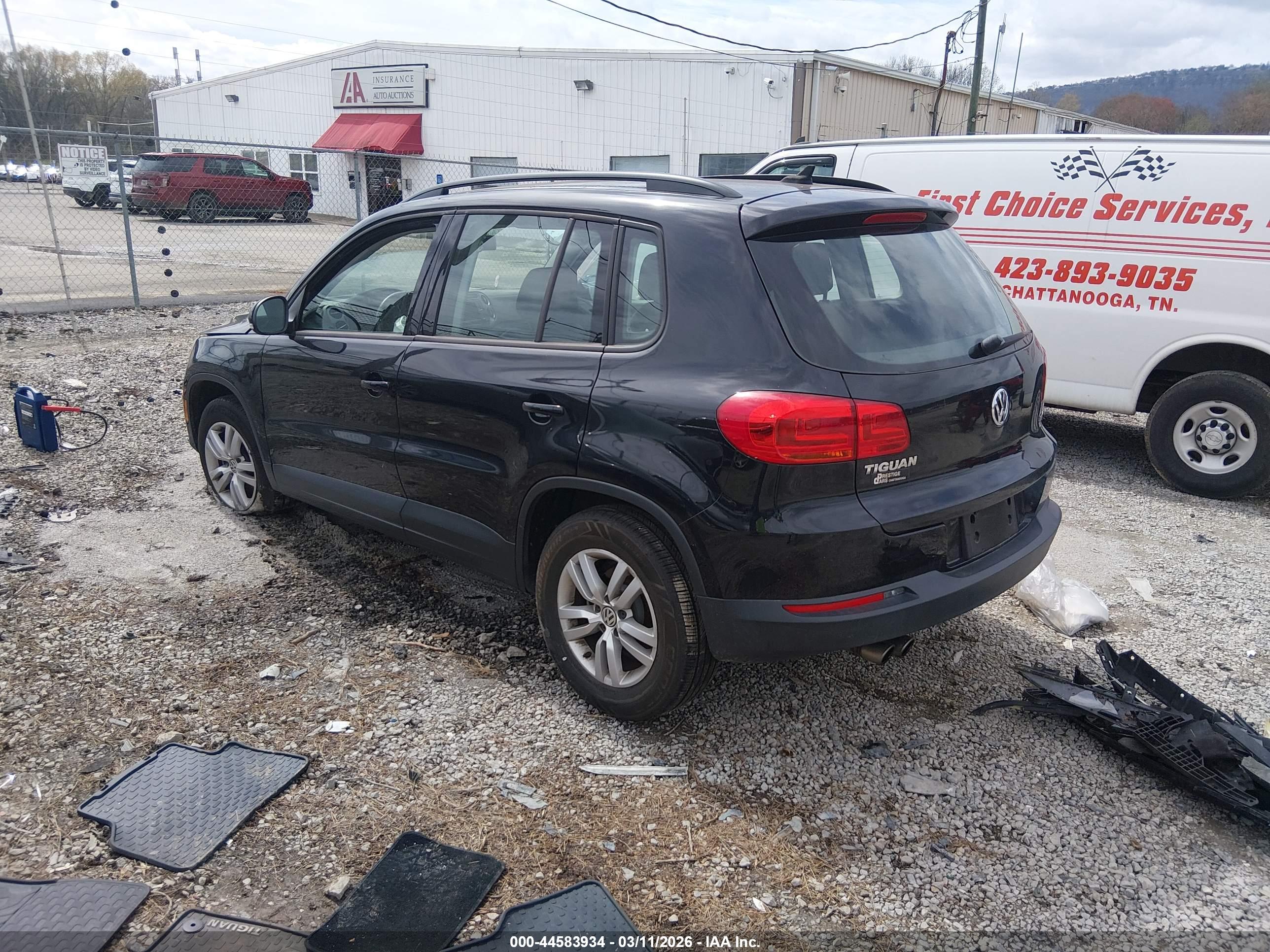 VOLKSWAGEN TIGUAN image 3