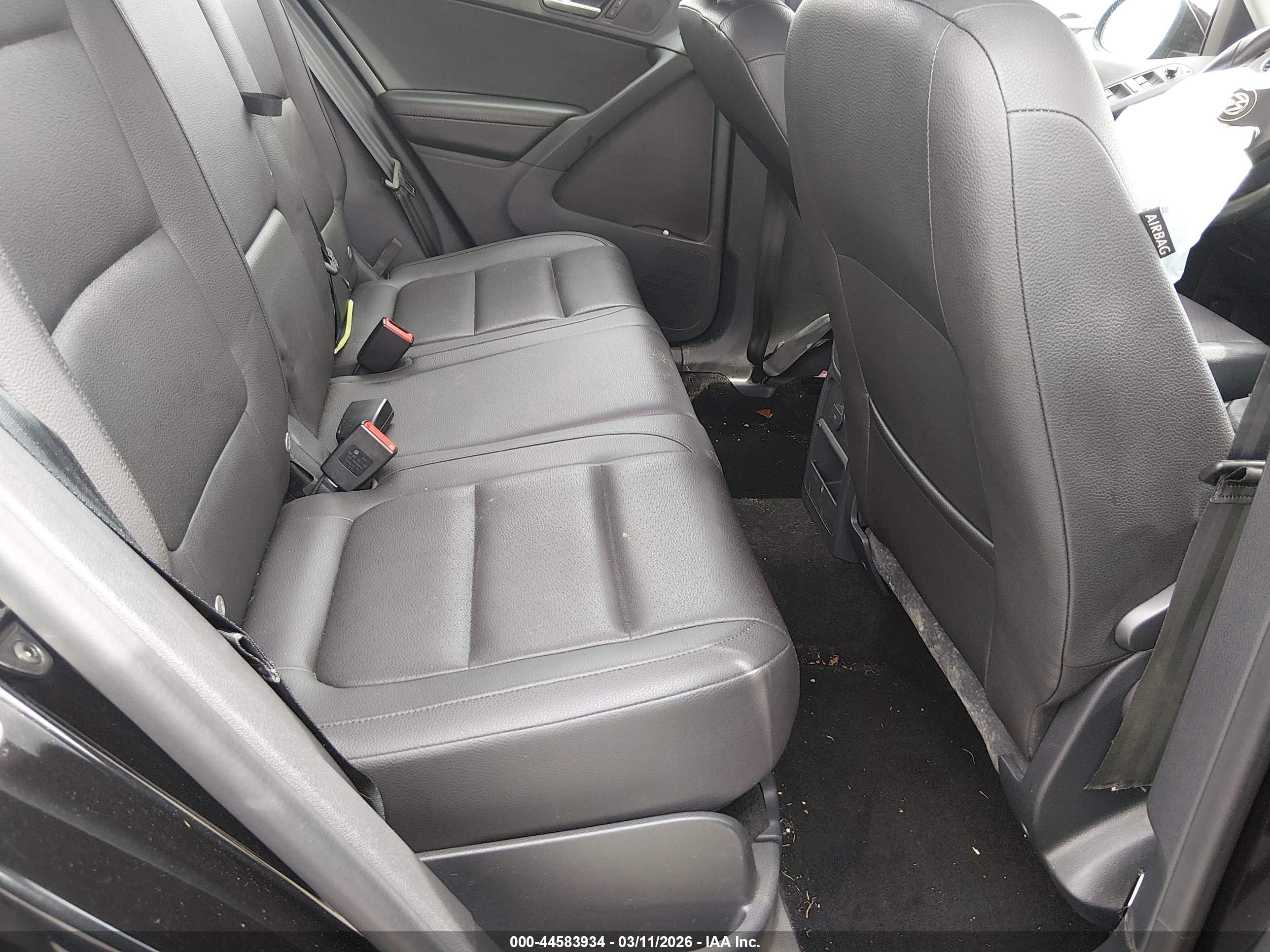 VOLKSWAGEN TIGUAN image 8