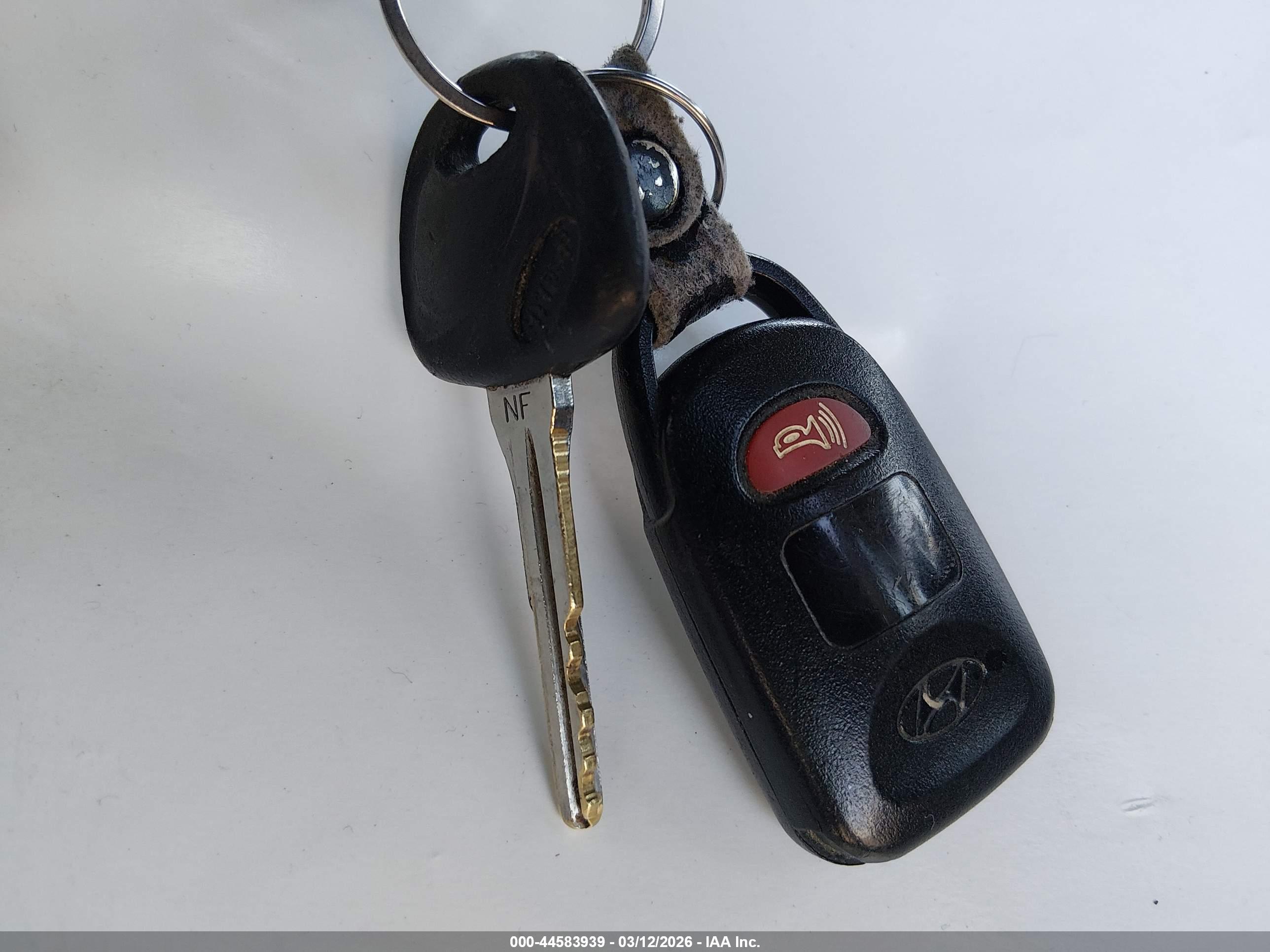 HYUNDAI ELANTRA image 11