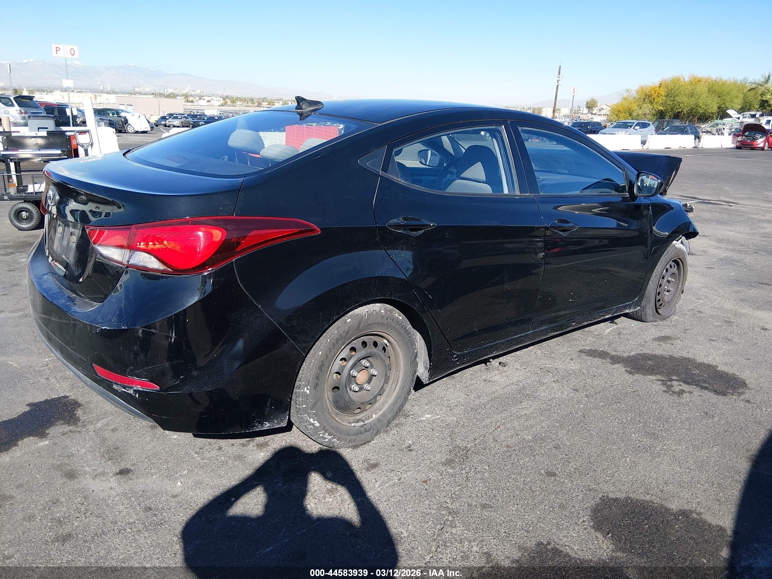 HYUNDAI ELANTRA image 4