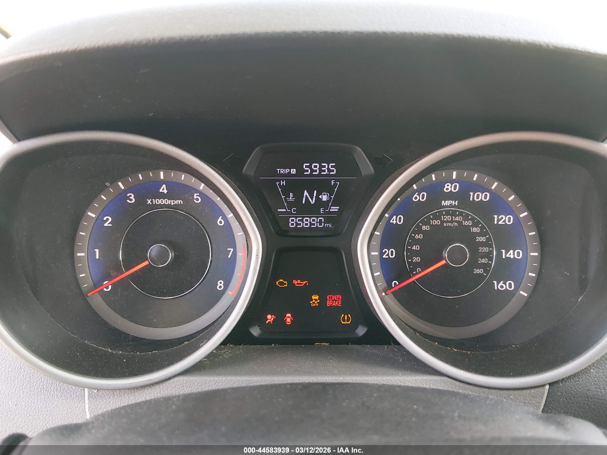 HYUNDAI ELANTRA image 7