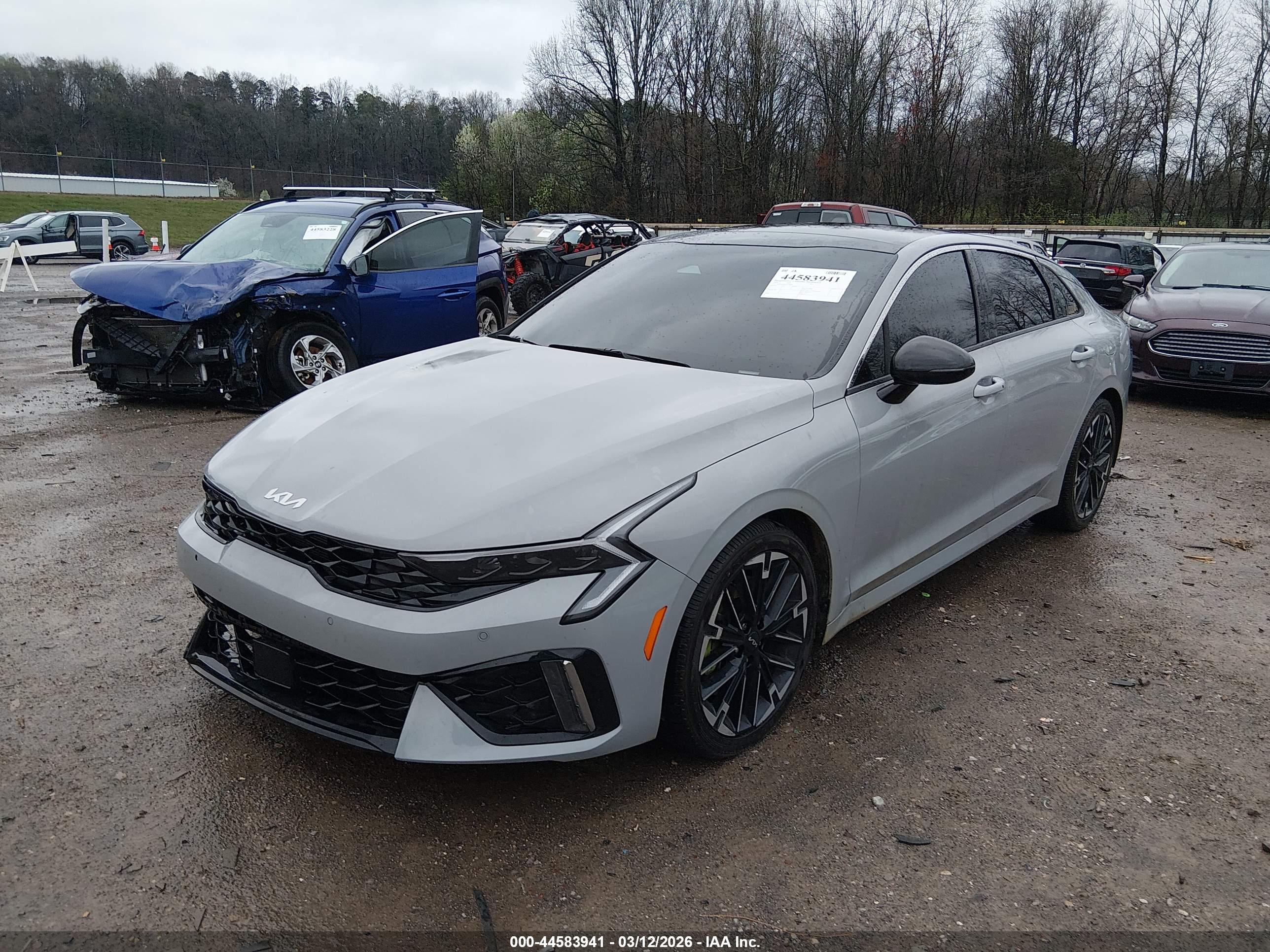 KIA K5 image 2