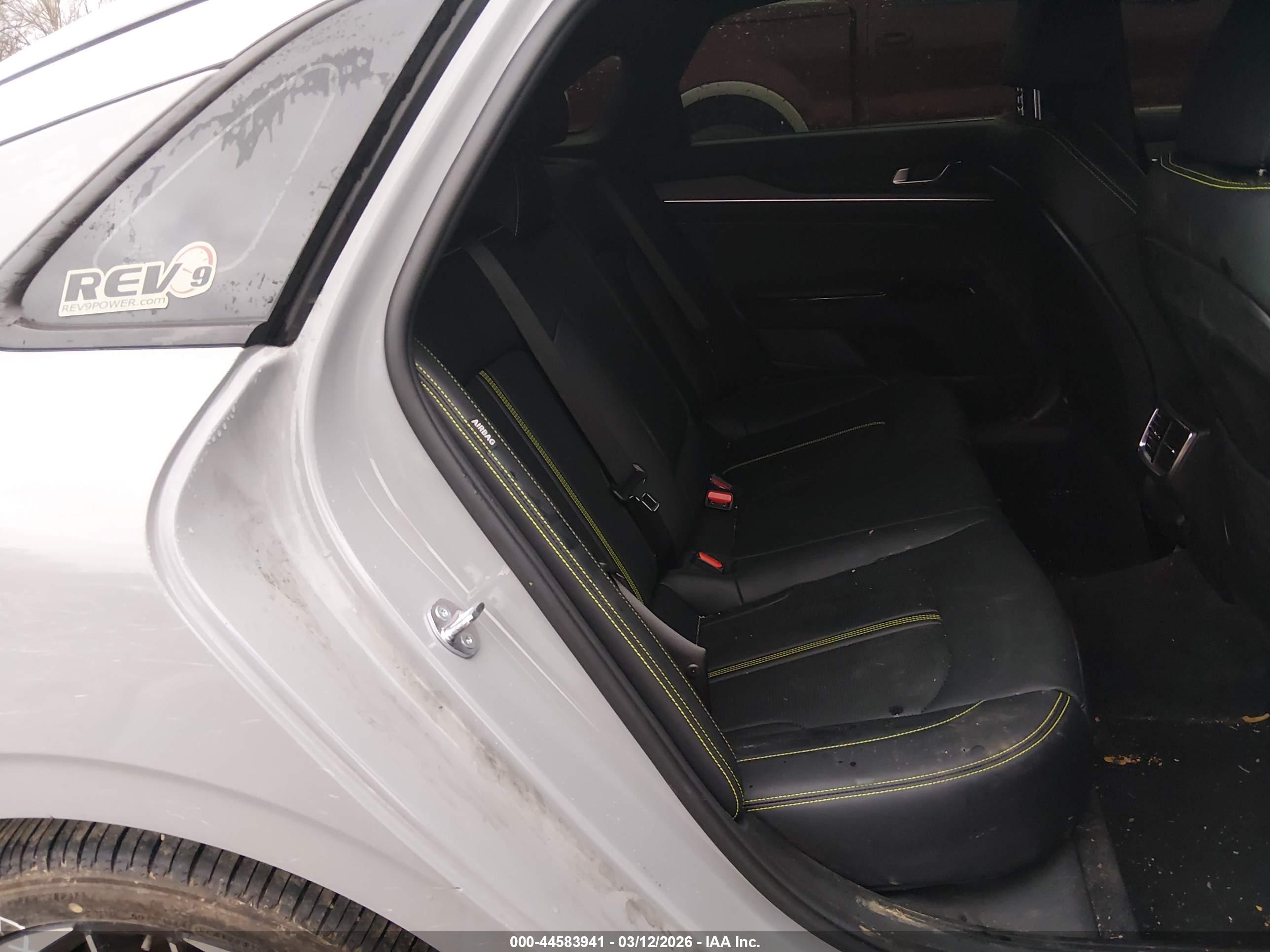 KIA K5 image 8