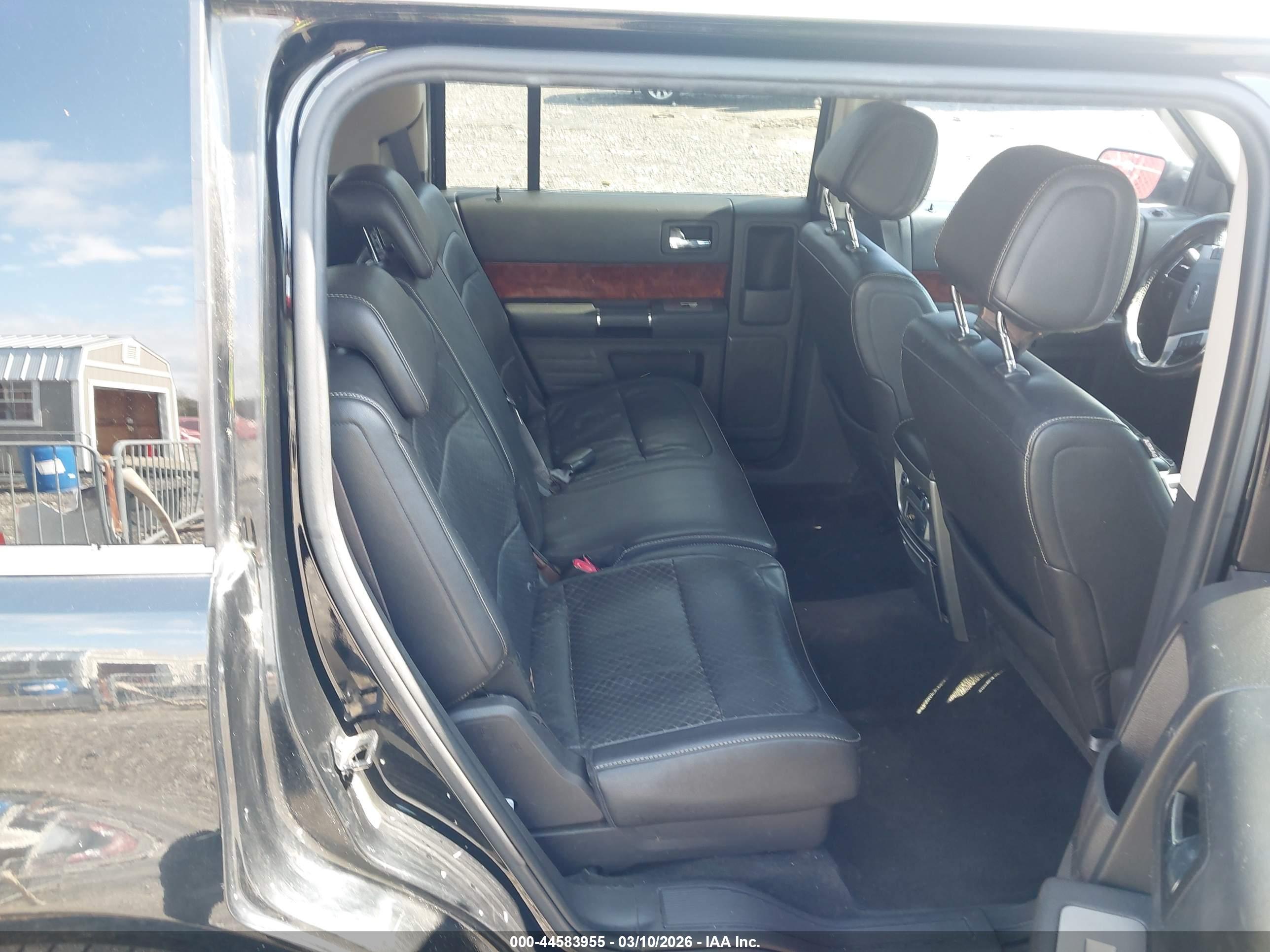 FORD FLEX image 8