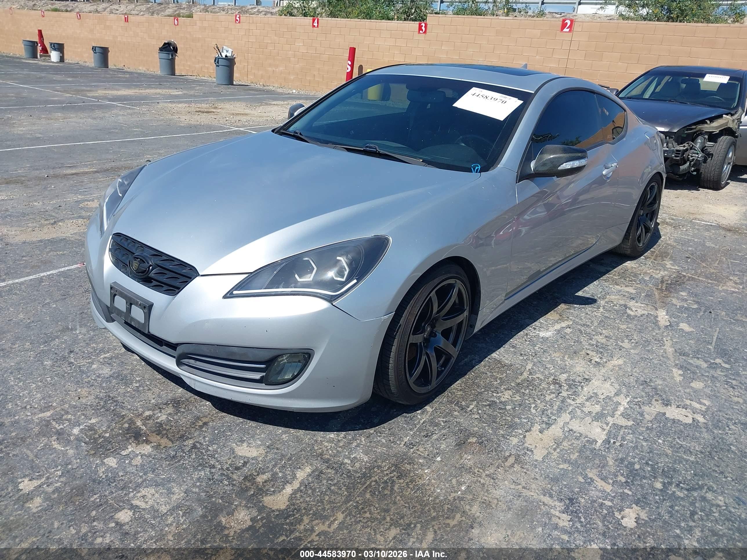 HYUNDAI GENESIS image 2