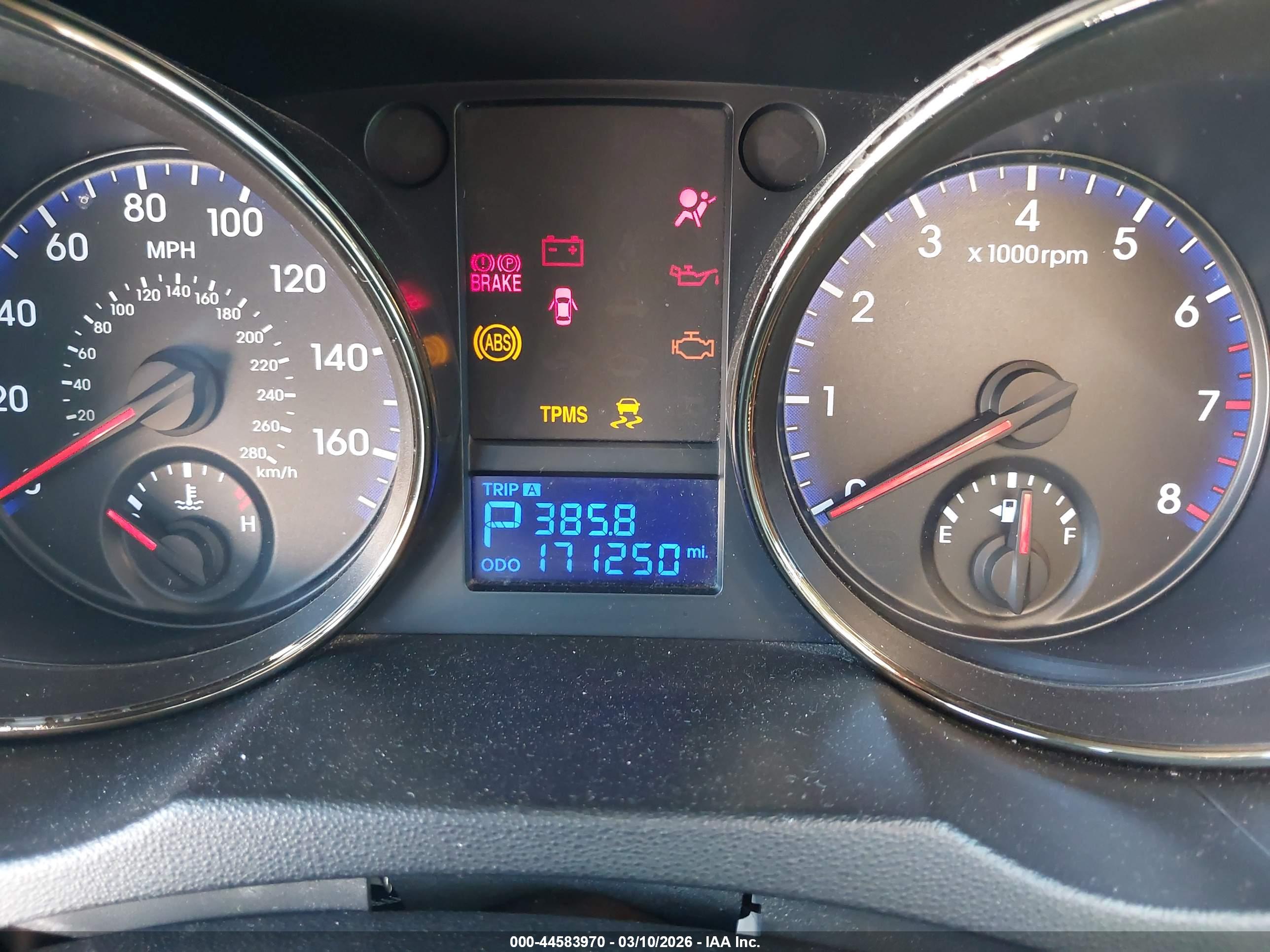 HYUNDAI GENESIS image 7