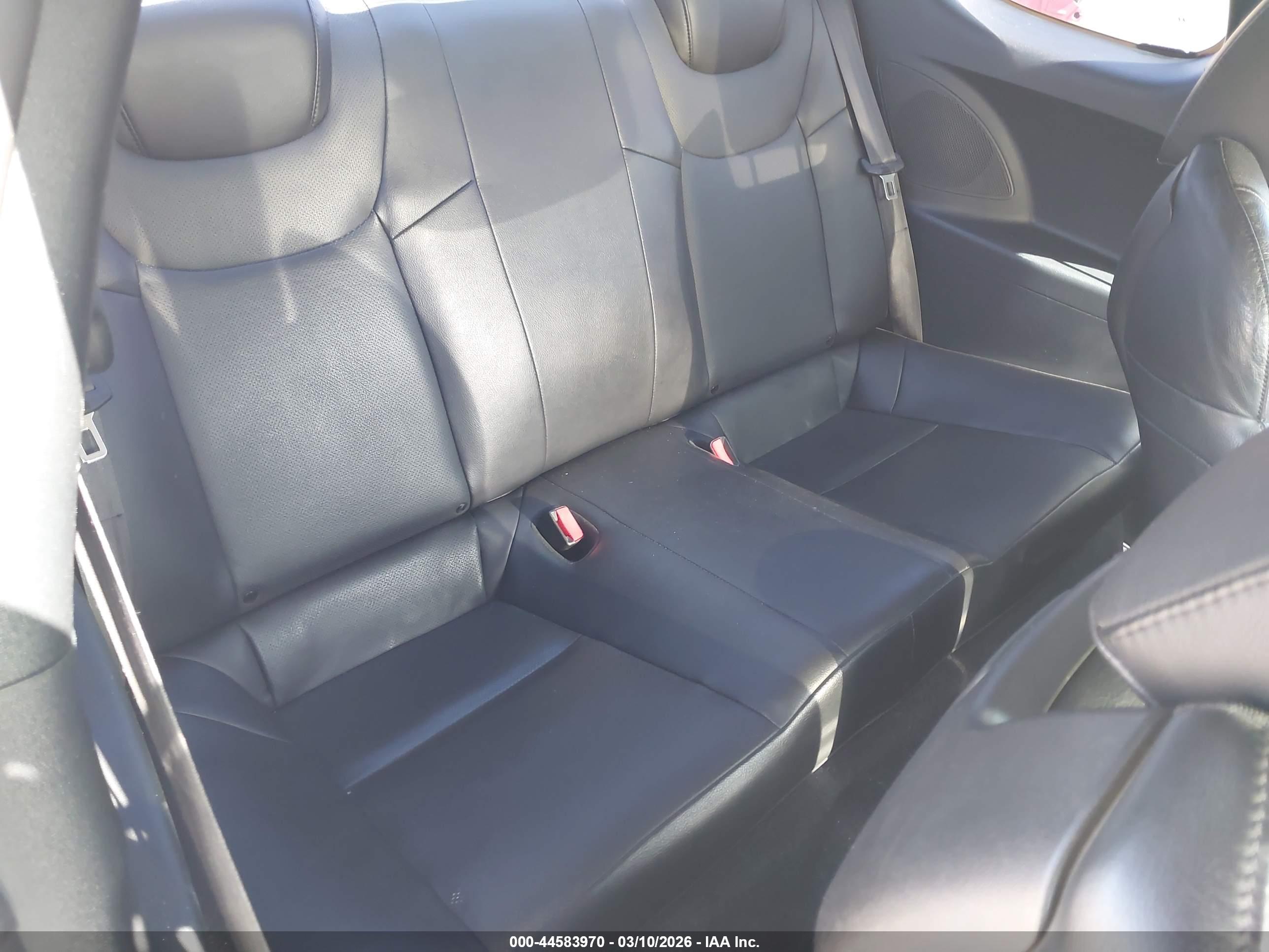 HYUNDAI GENESIS image 8