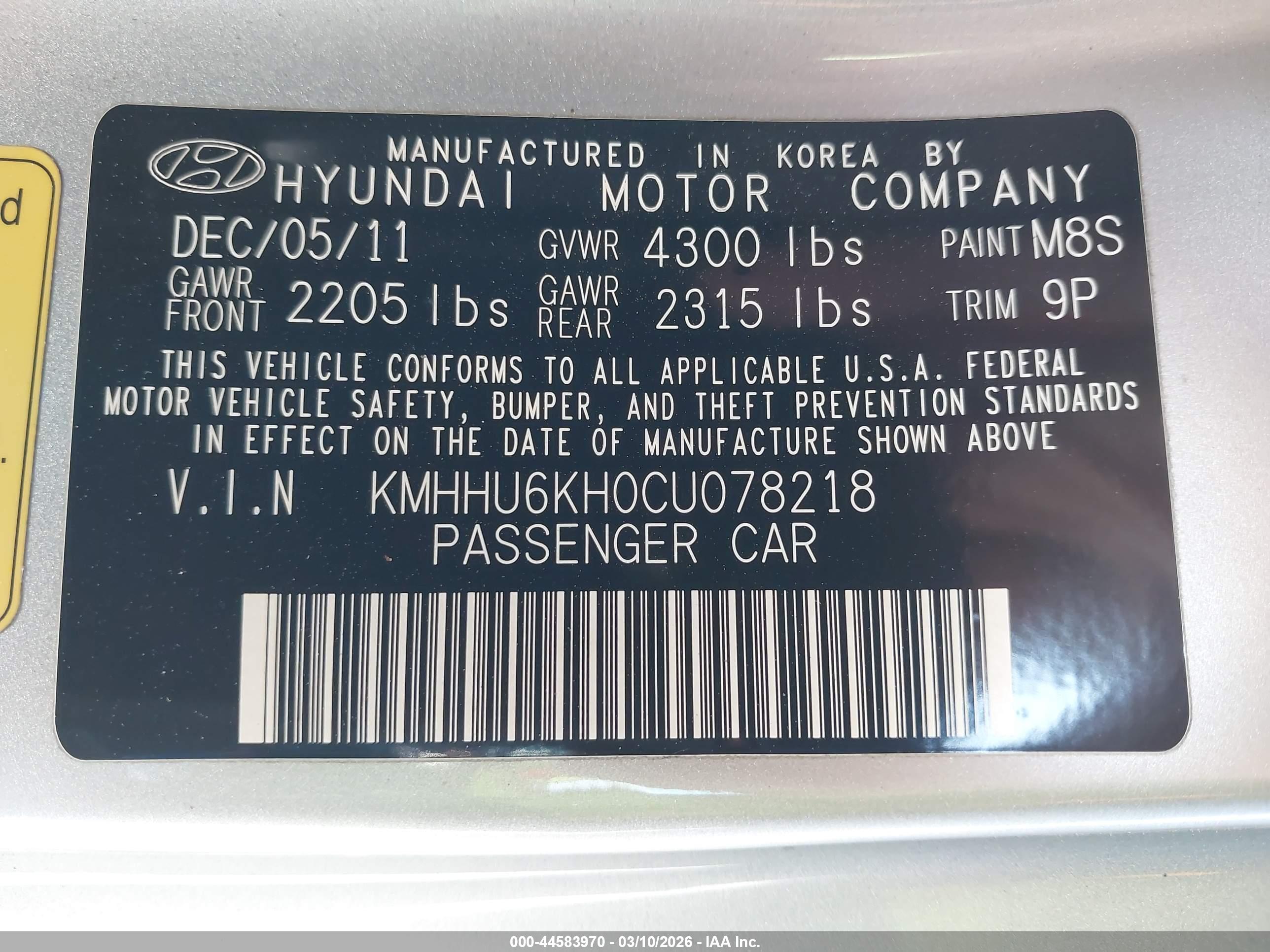 HYUNDAI GENESIS image 9