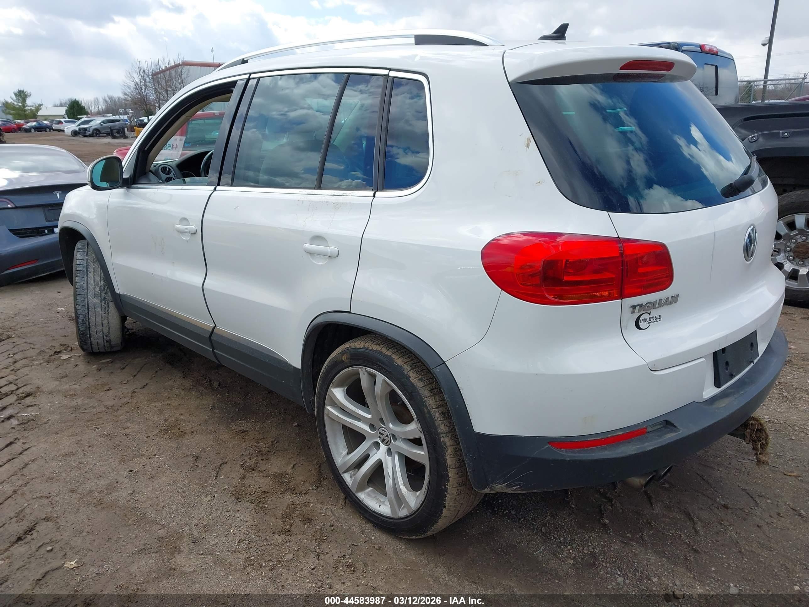 VOLKSWAGEN TIGUAN image 3