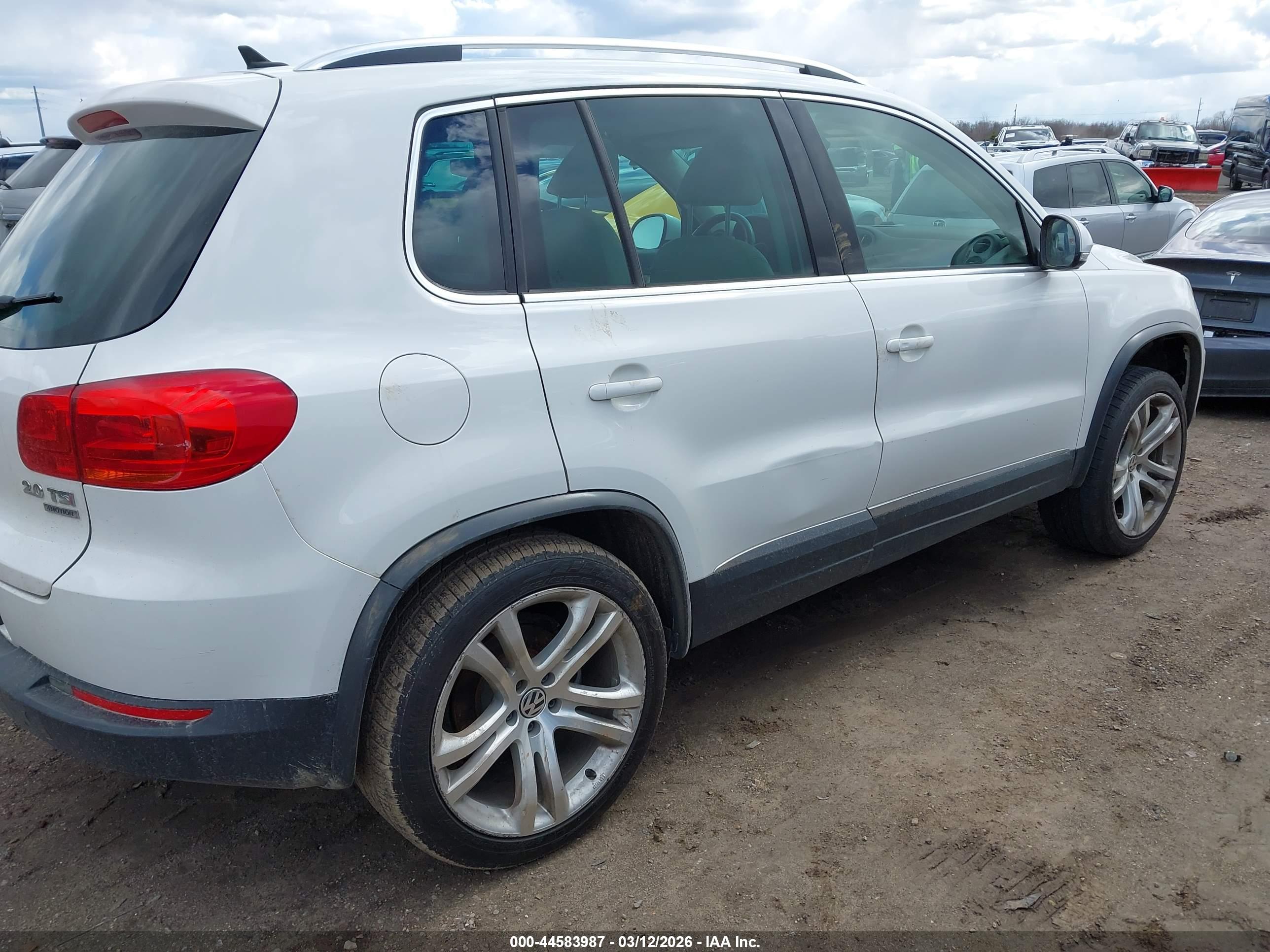 VOLKSWAGEN TIGUAN image 4