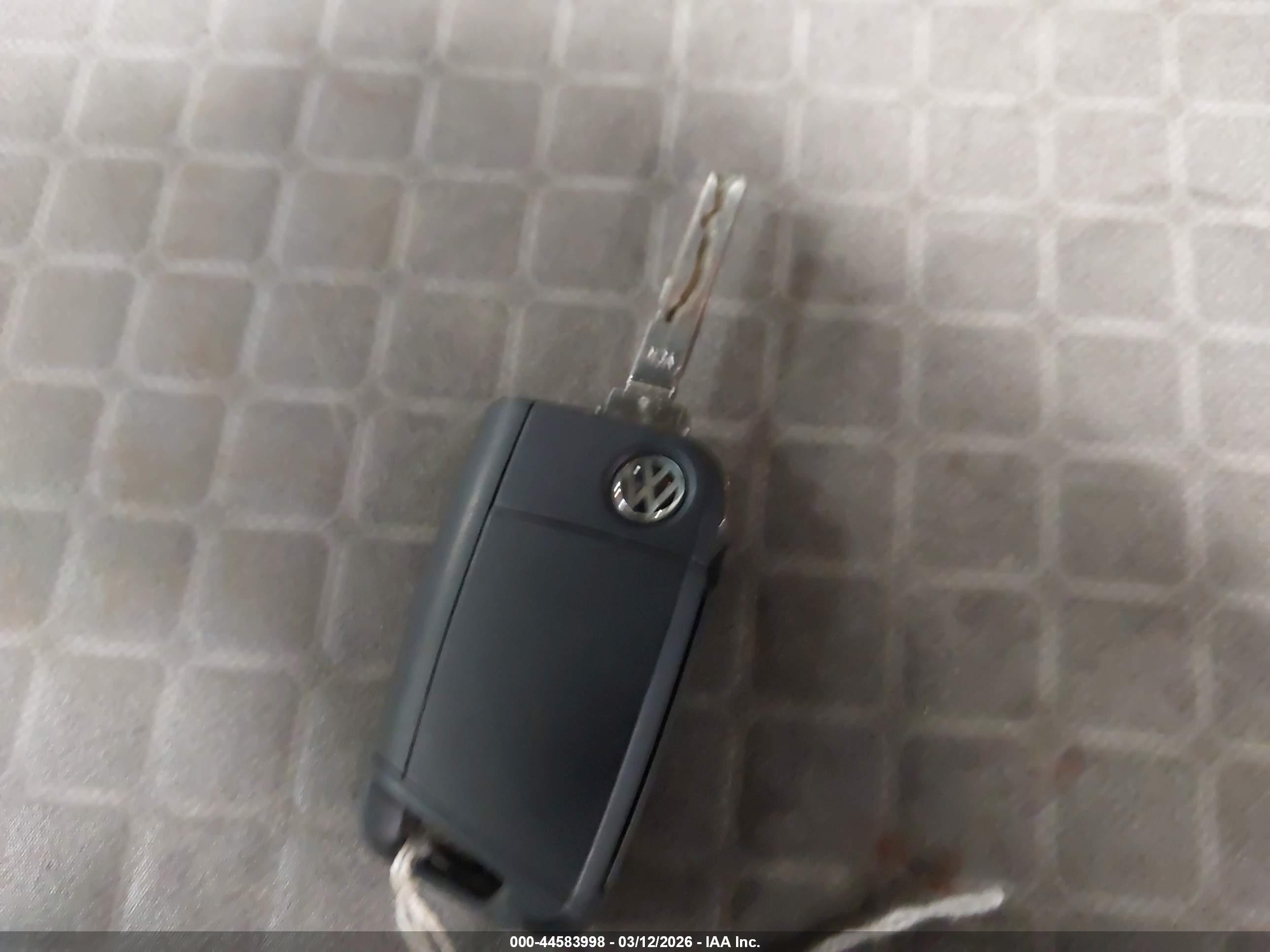 VOLKSWAGEN TIGUAN image 11