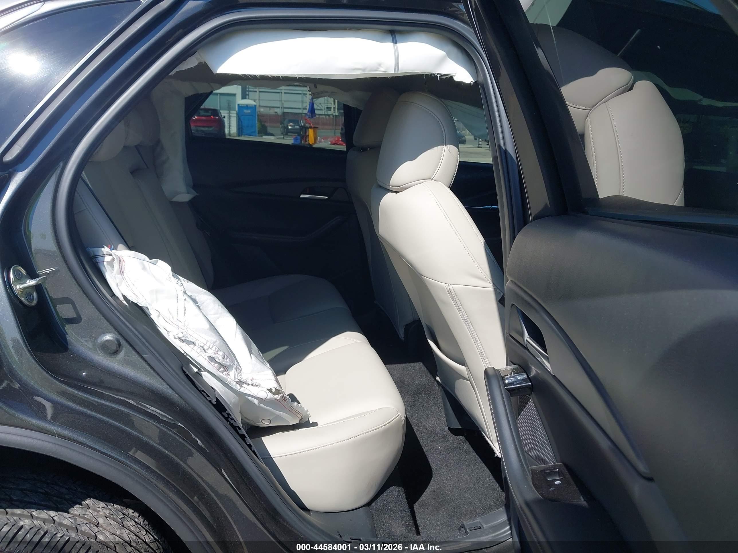 MAZDA CX-30 image 8