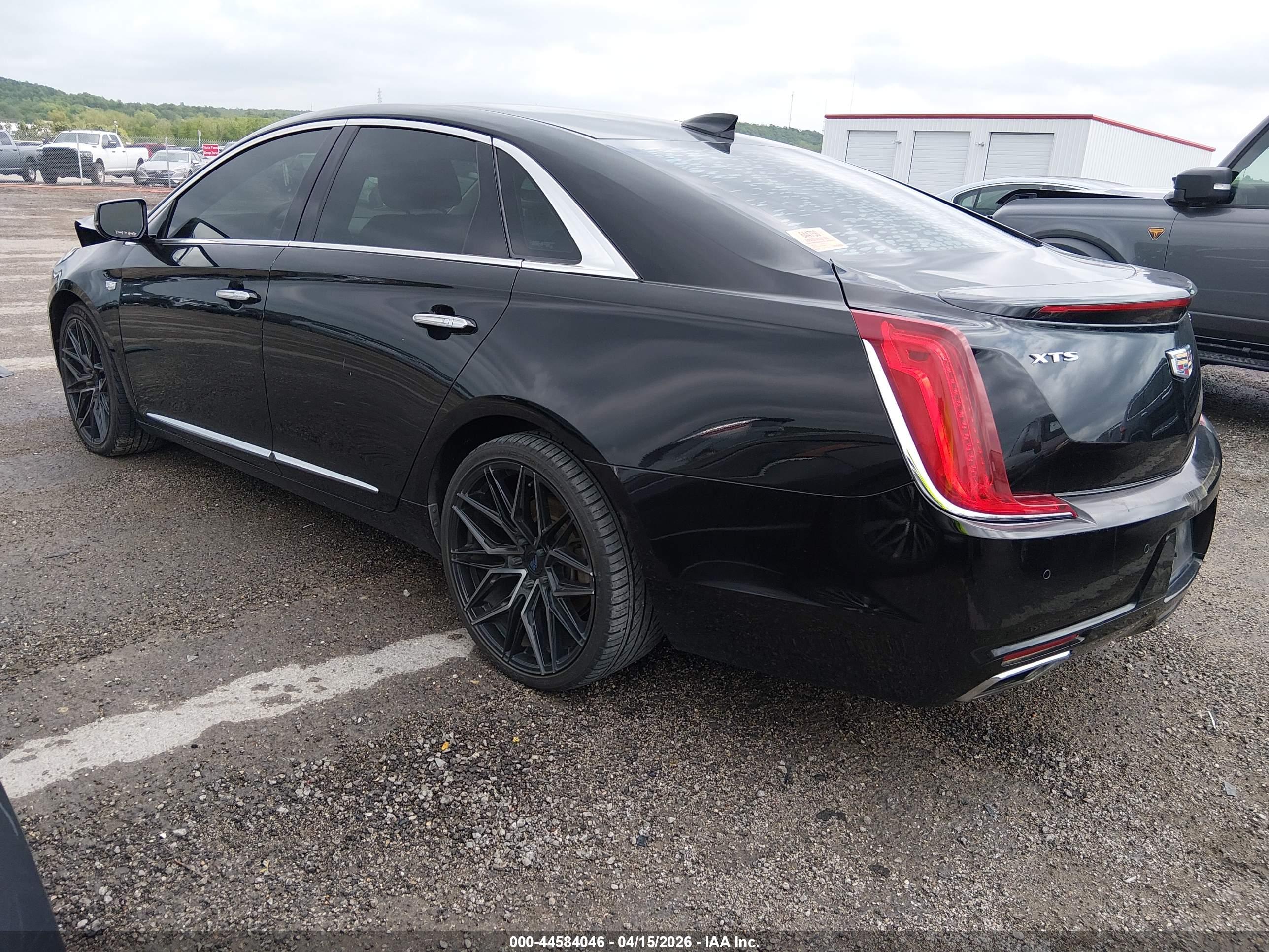 CADILLAC XTS image 3