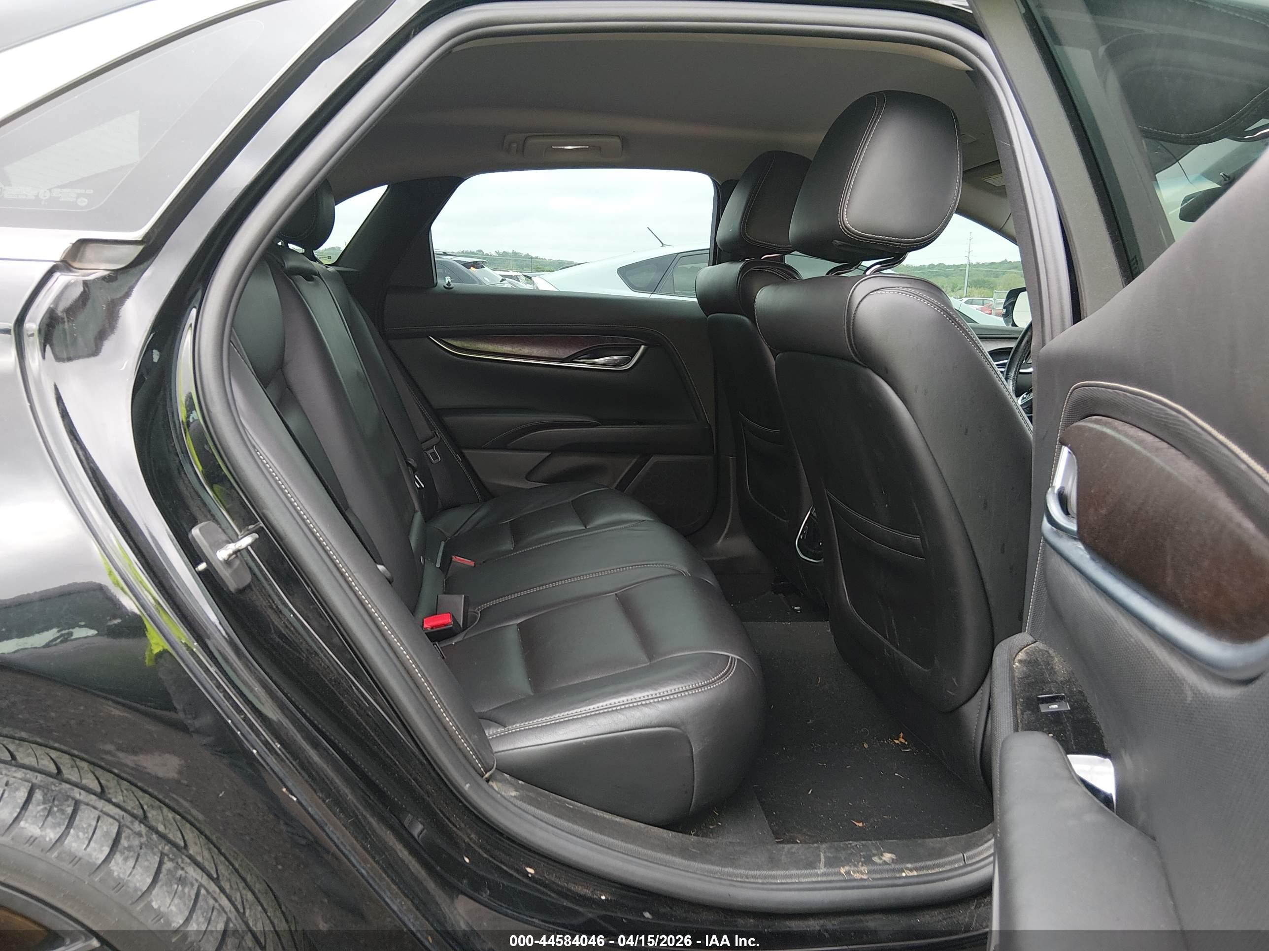 CADILLAC XTS image 8