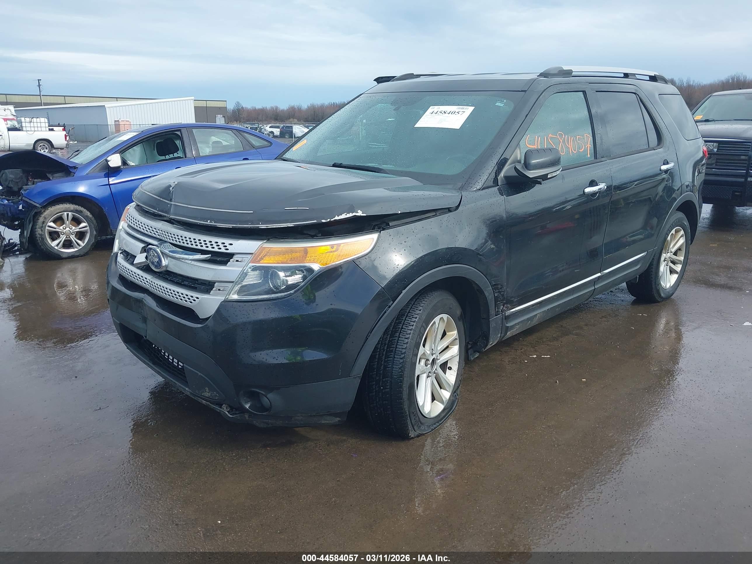 FORD EXPLORER image 2