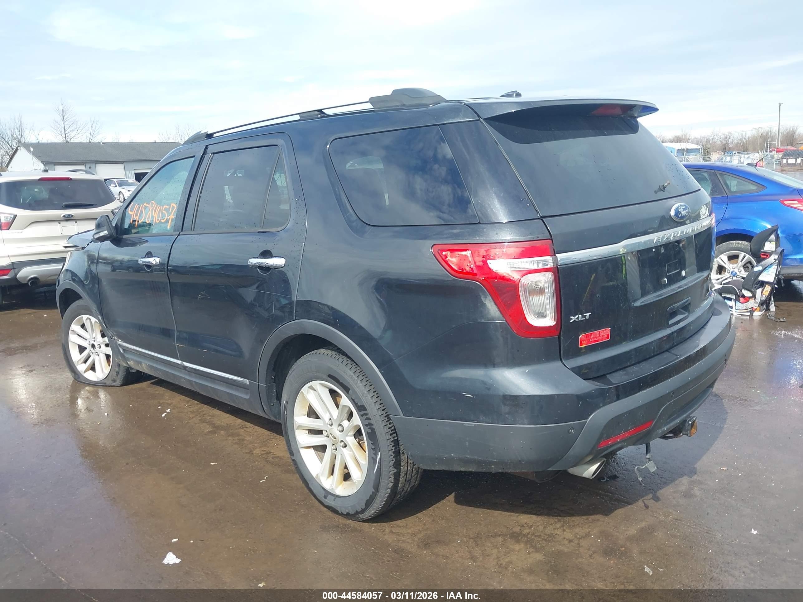 FORD EXPLORER image 3