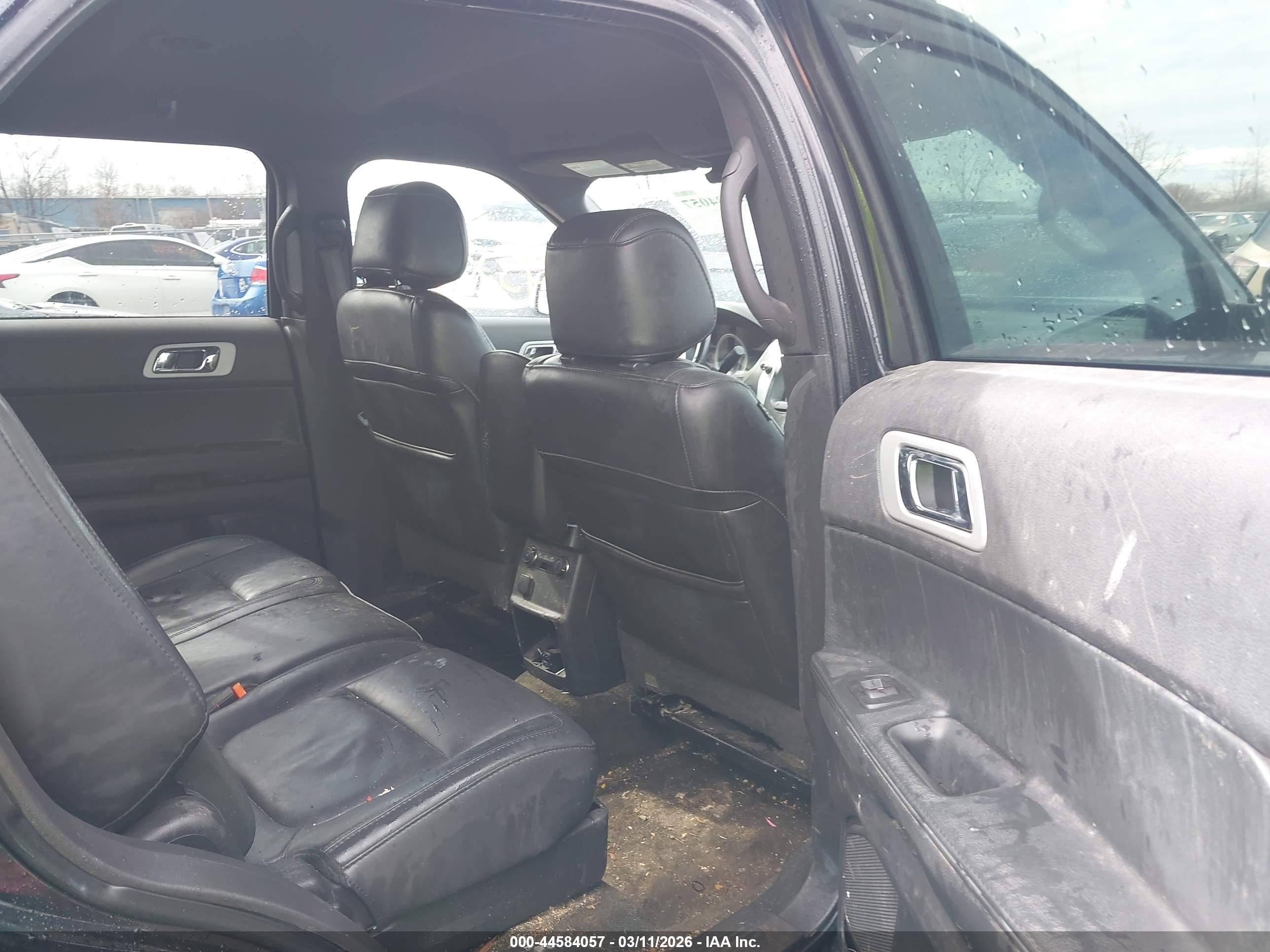 FORD EXPLORER image 8