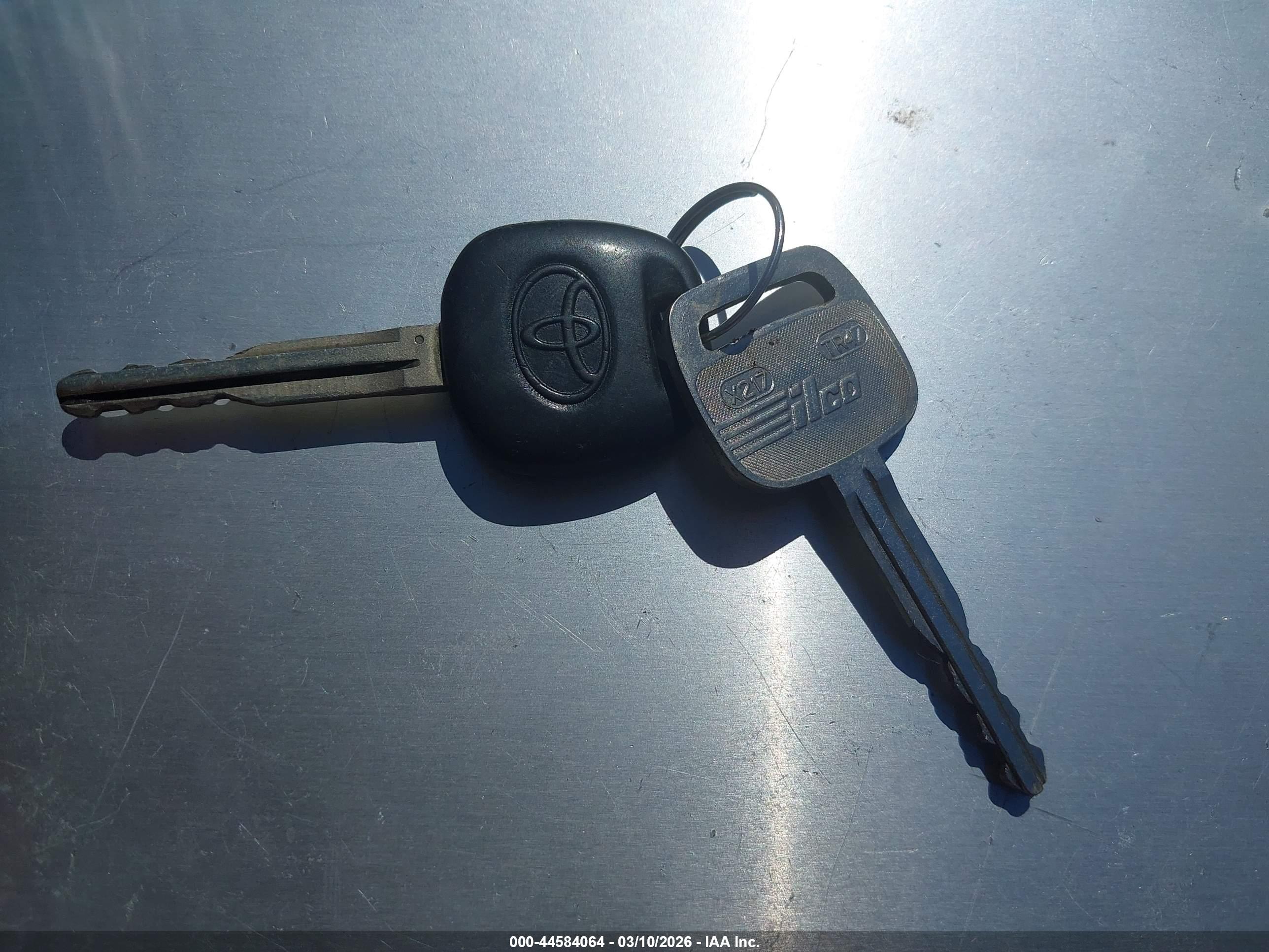 TOYOTA 4RUNNER image 11