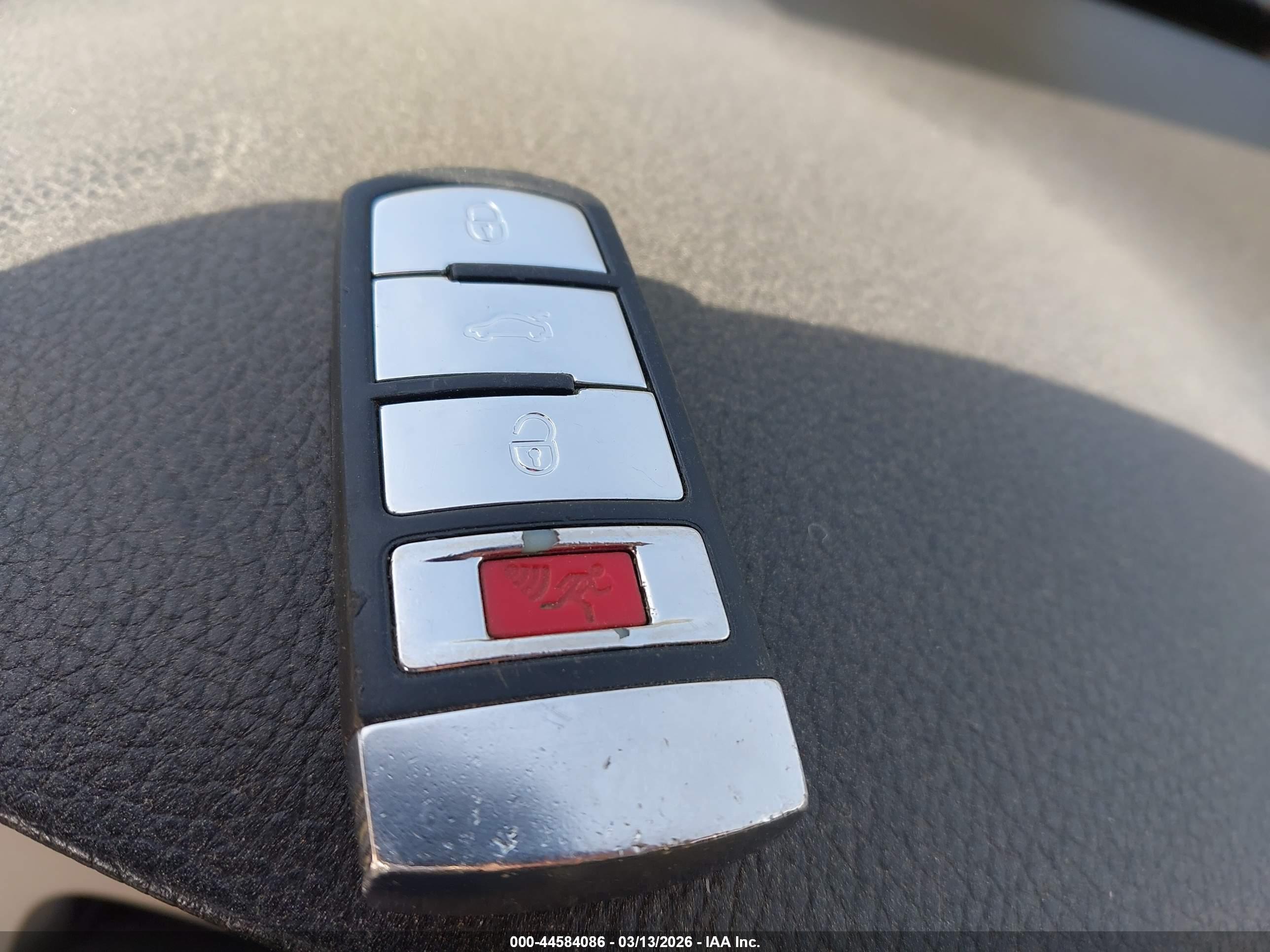VOLKSWAGEN CC image 11