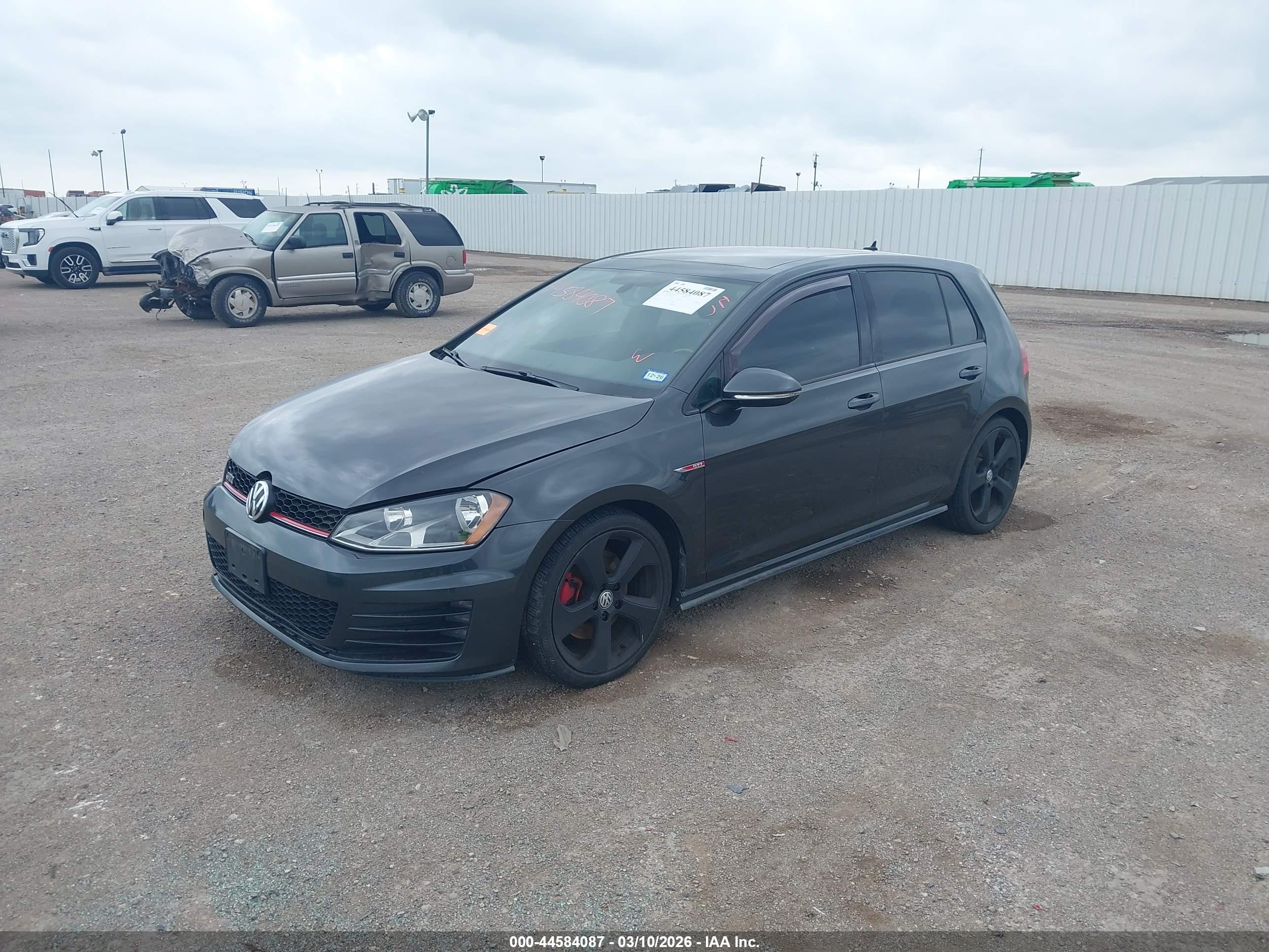 VOLKSWAGEN GOLF image 2