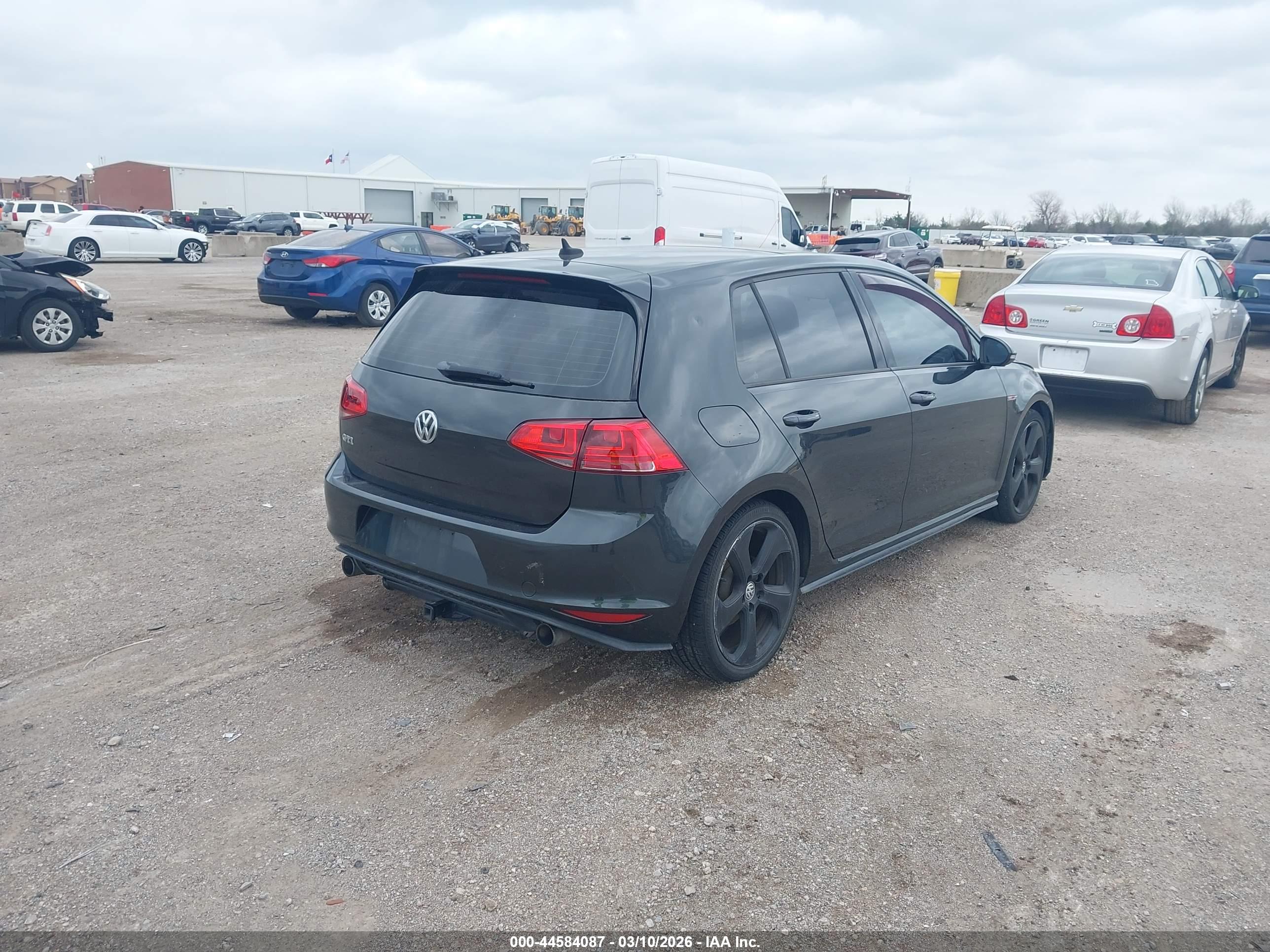 VOLKSWAGEN GOLF image 4