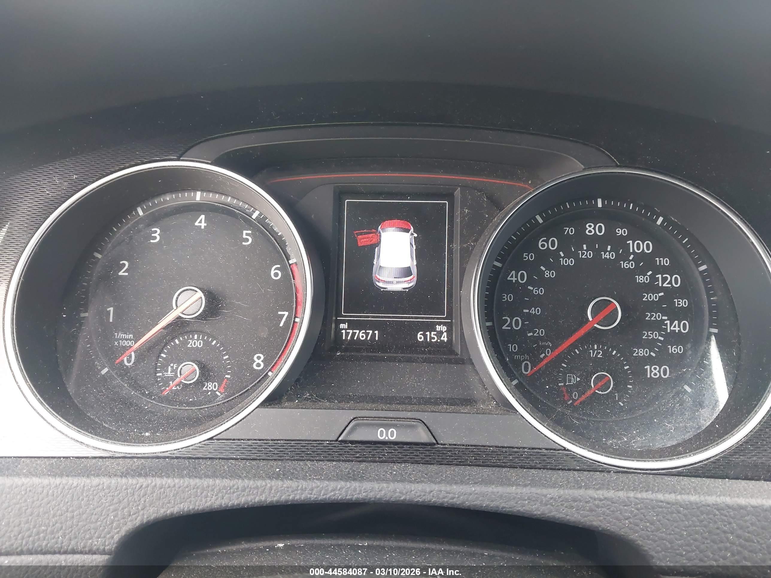 VOLKSWAGEN GOLF image 7