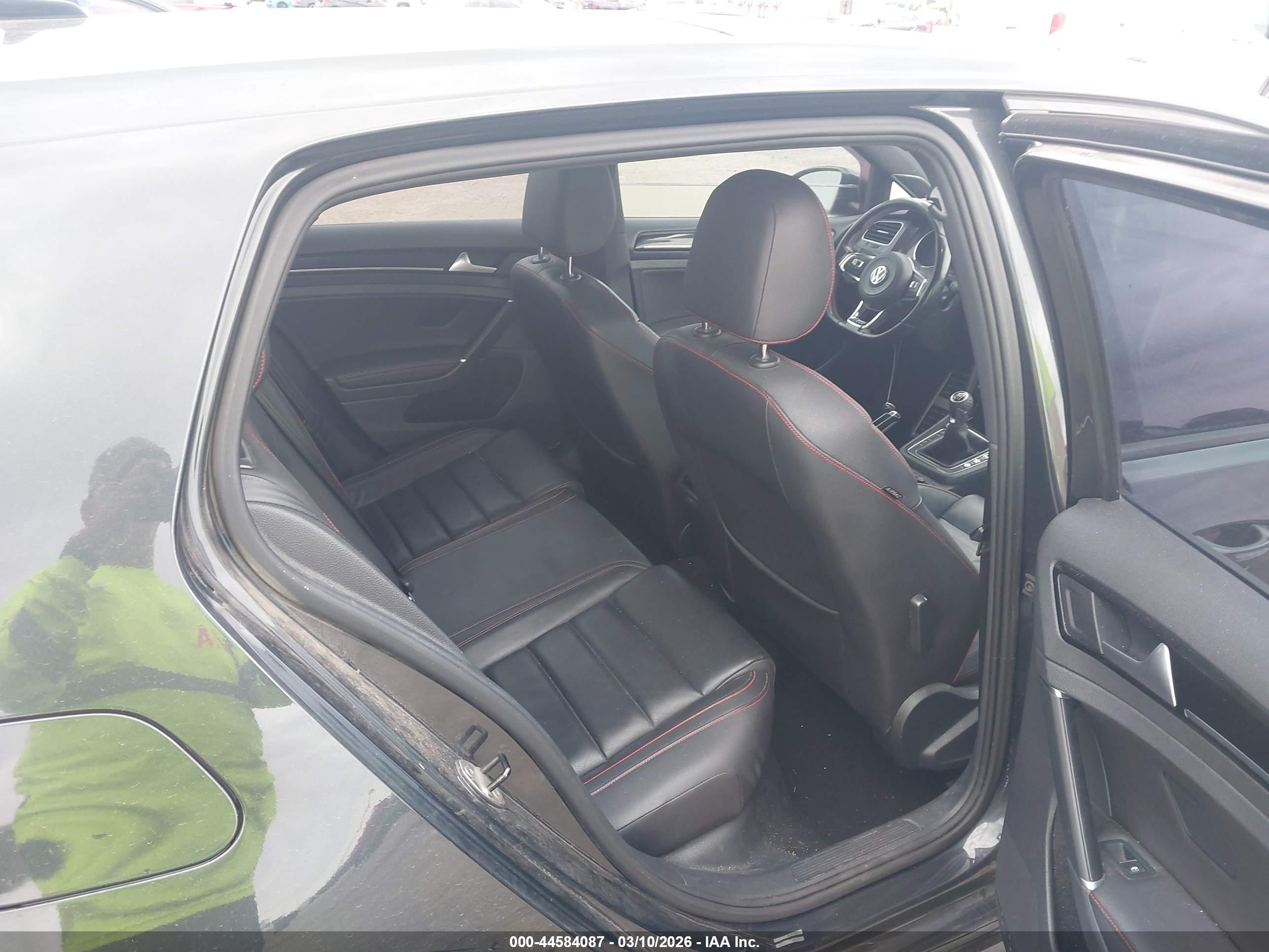 VOLKSWAGEN GOLF image 8