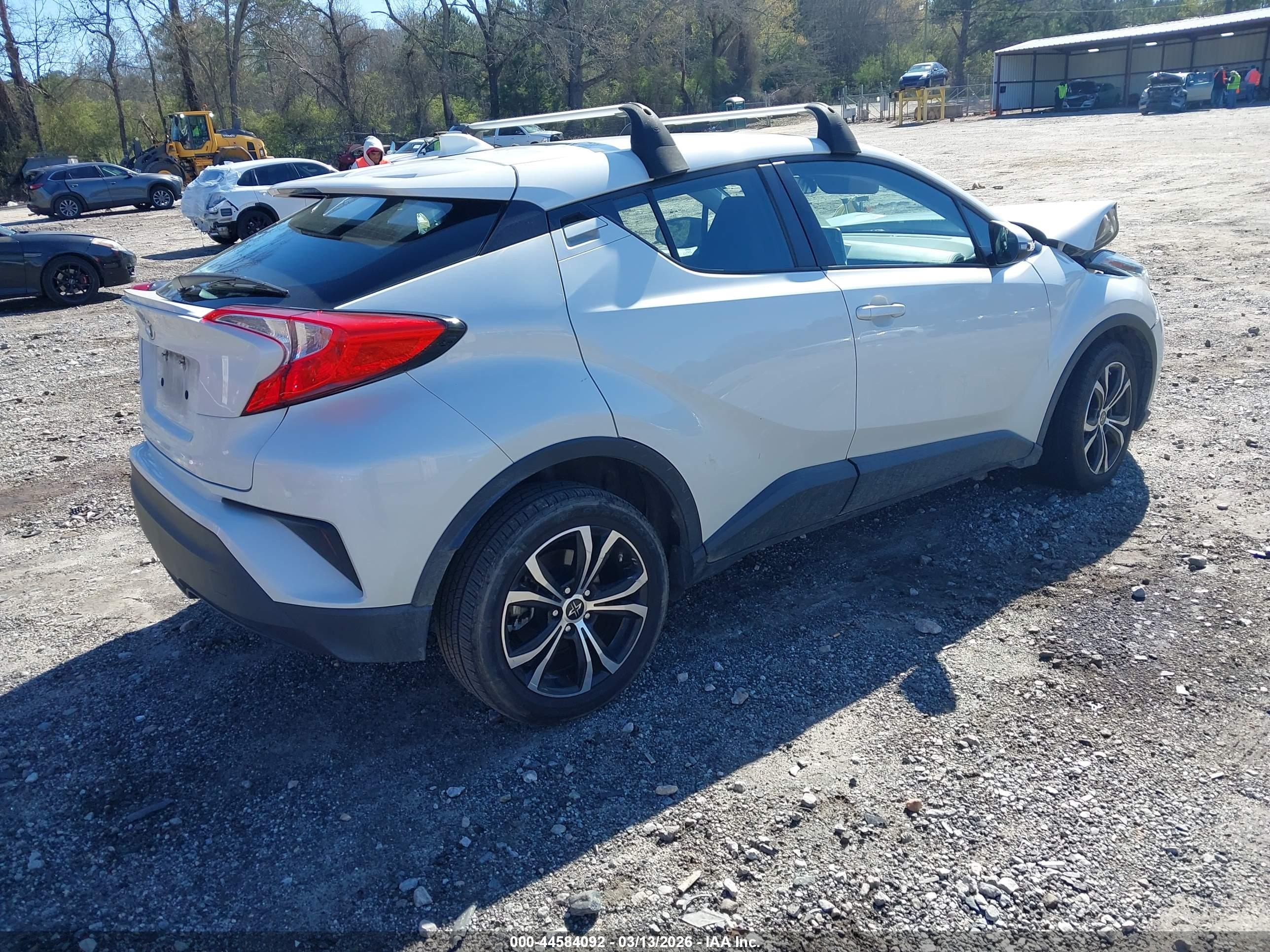 TOYOTA C-HR image 4