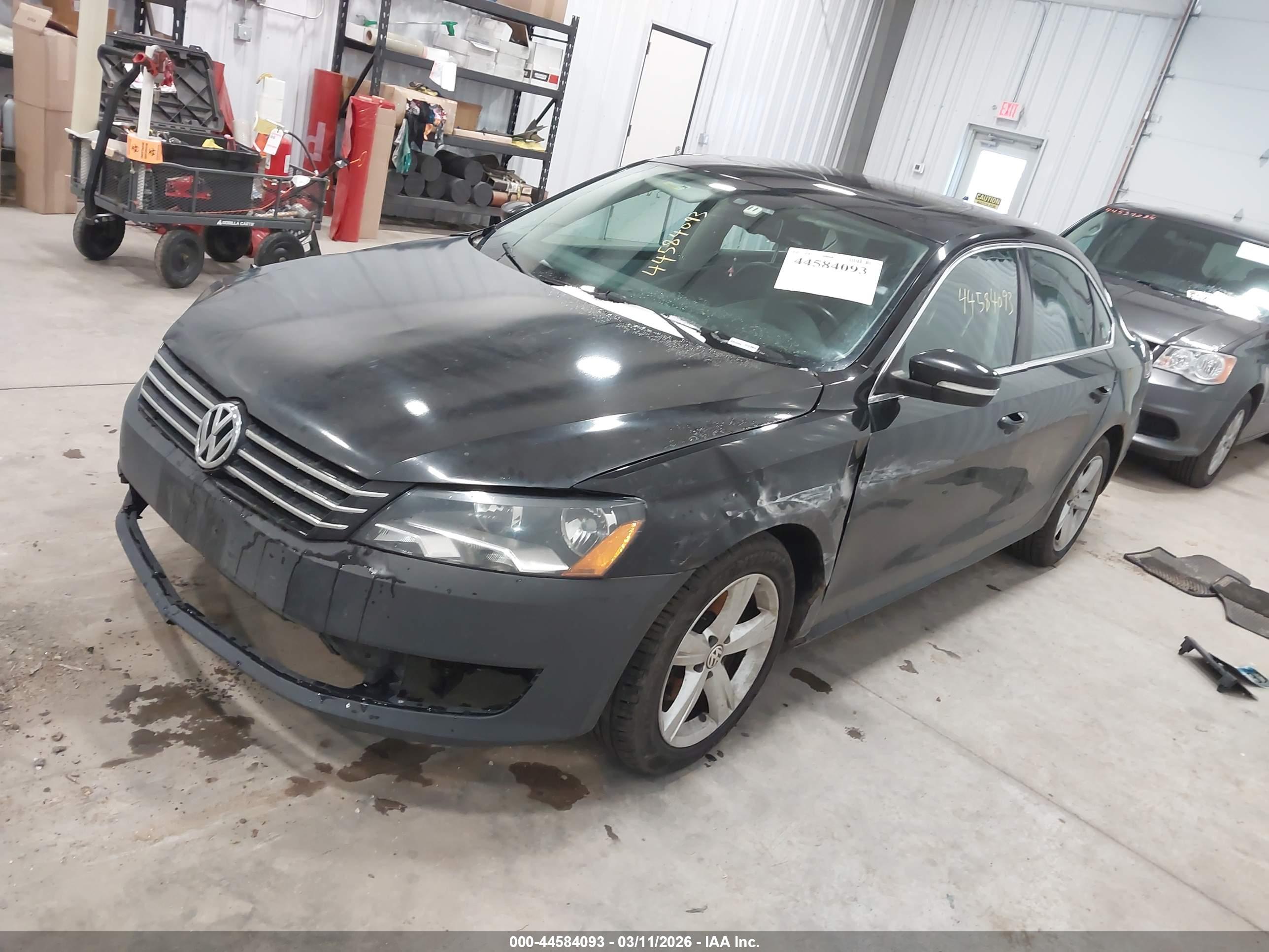 VOLKSWAGEN PASSAT image 2