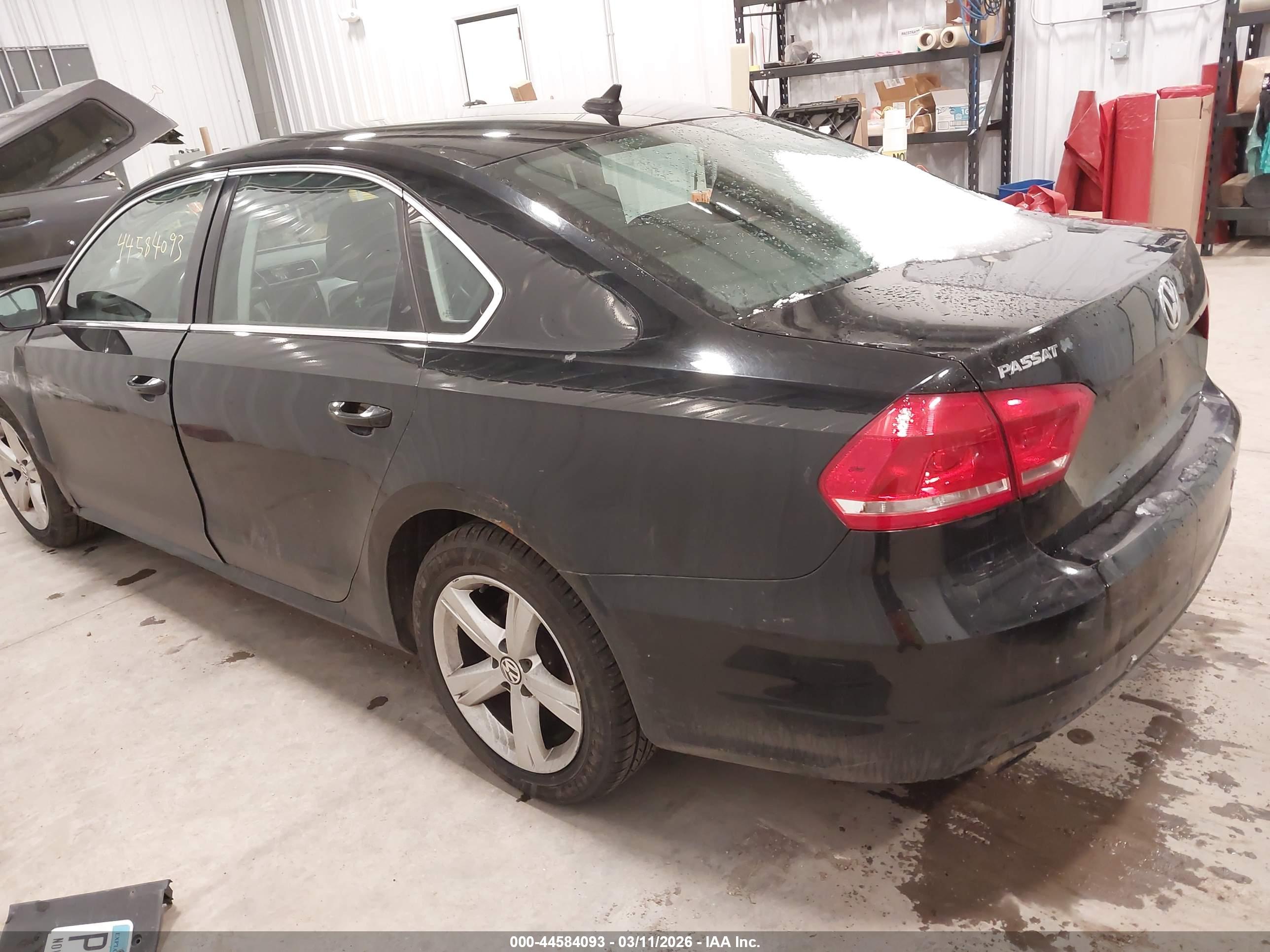 VOLKSWAGEN PASSAT image 3