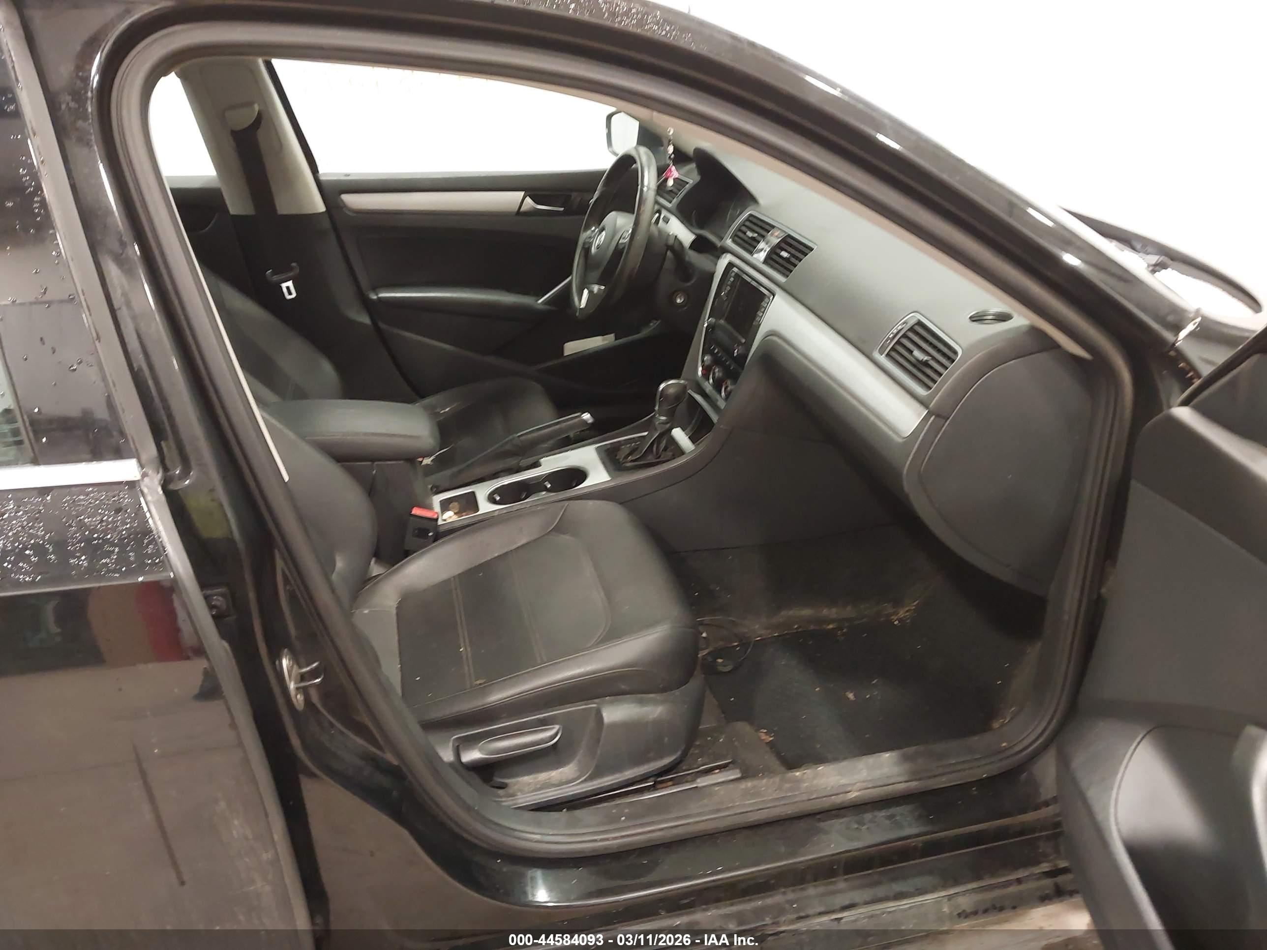 VOLKSWAGEN PASSAT image 5
