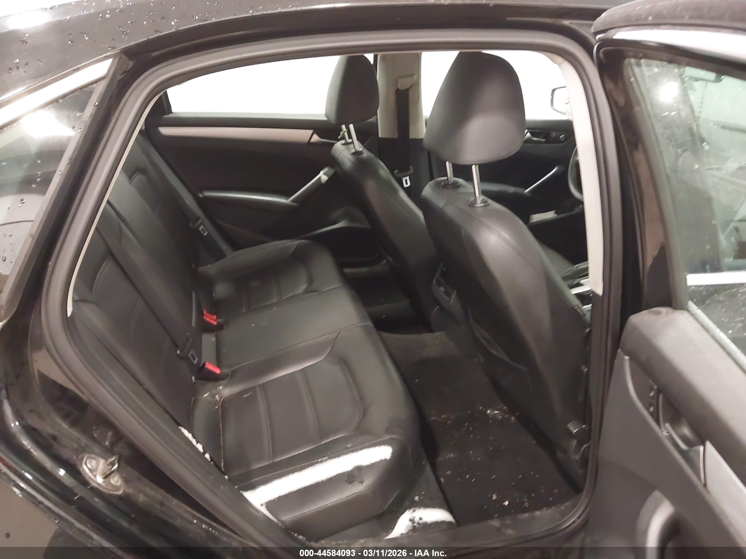 VOLKSWAGEN PASSAT image 8