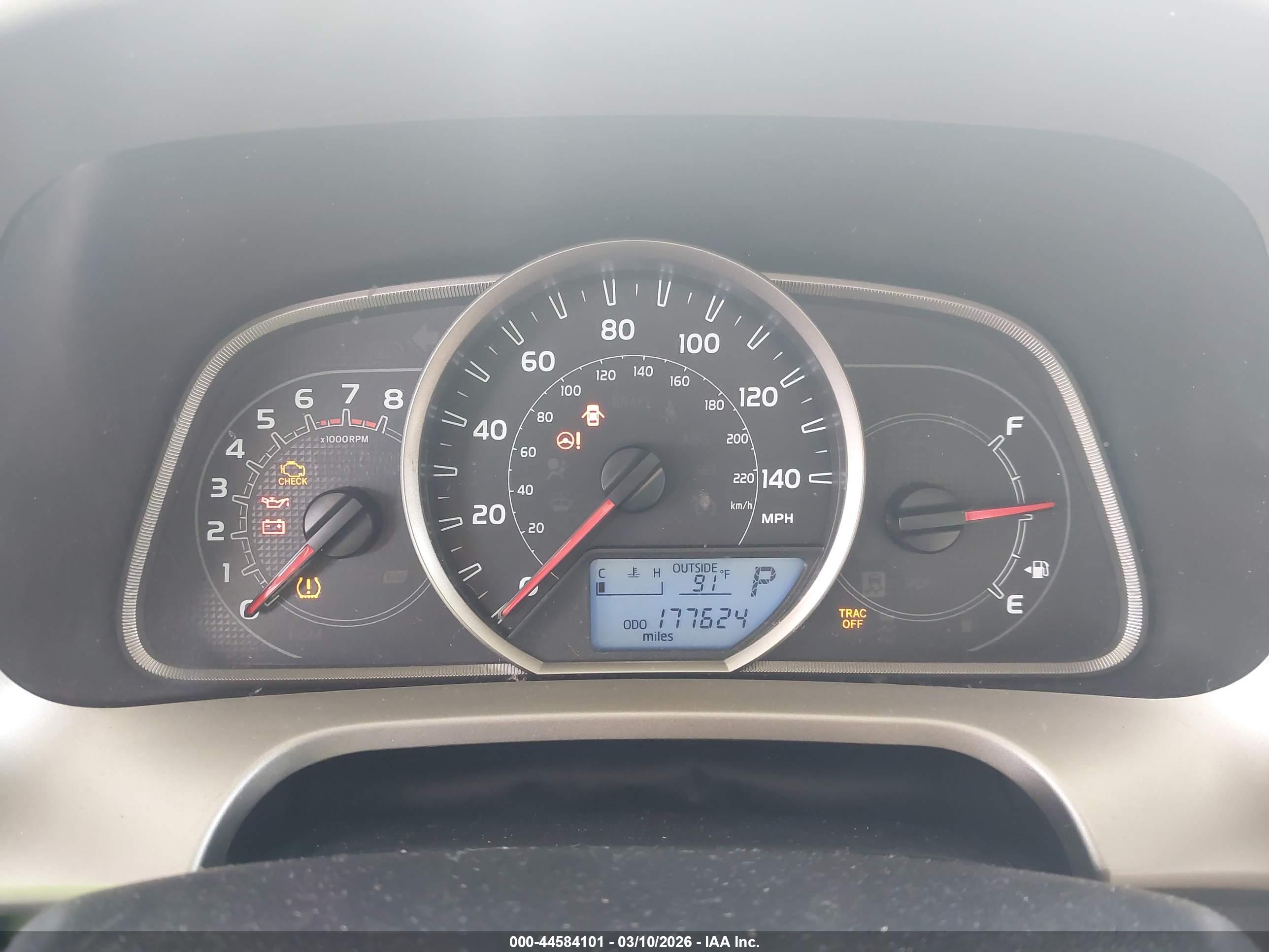 TOYOTA RAV4 image 7