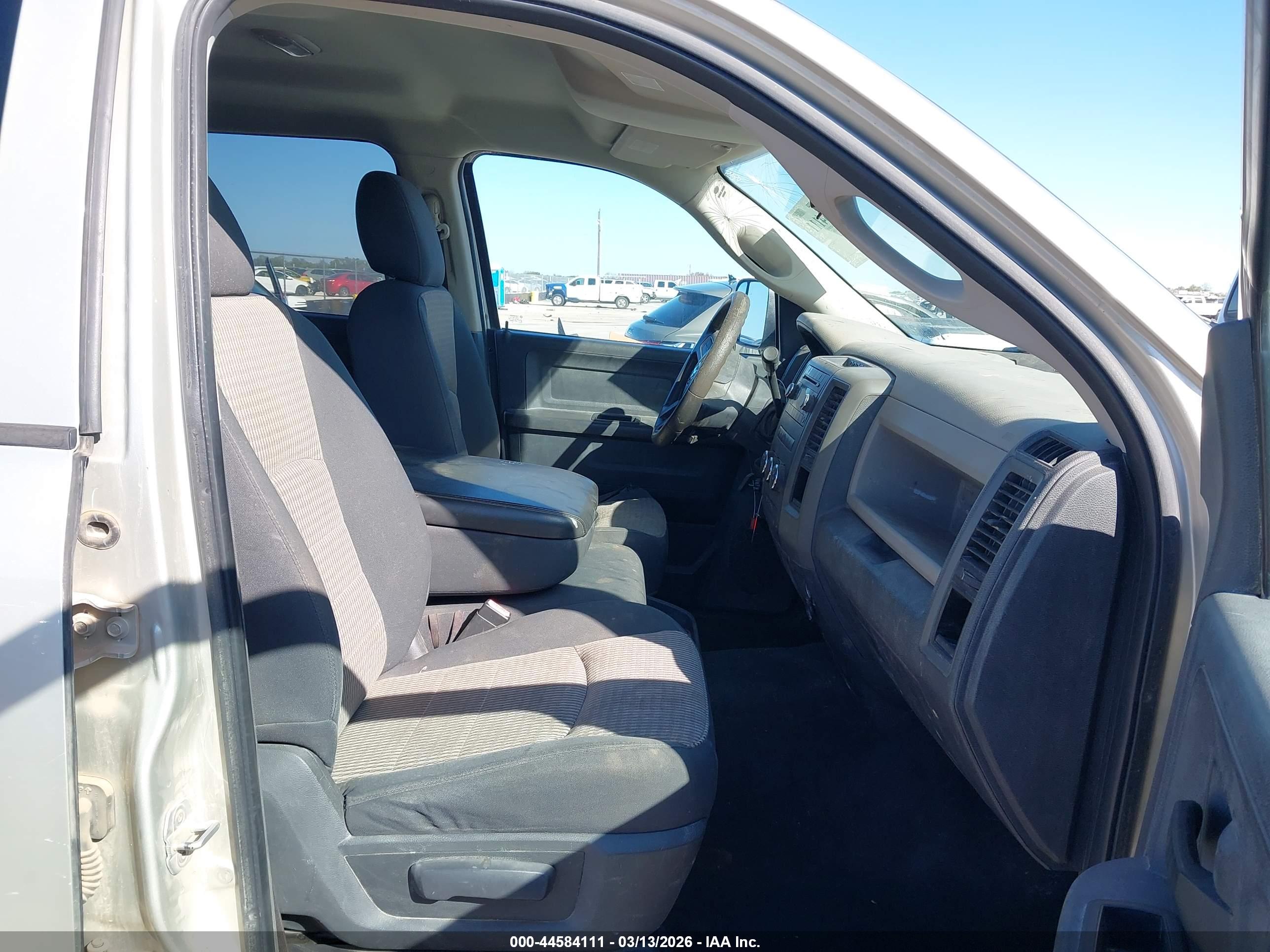 DODGE RAM image 5