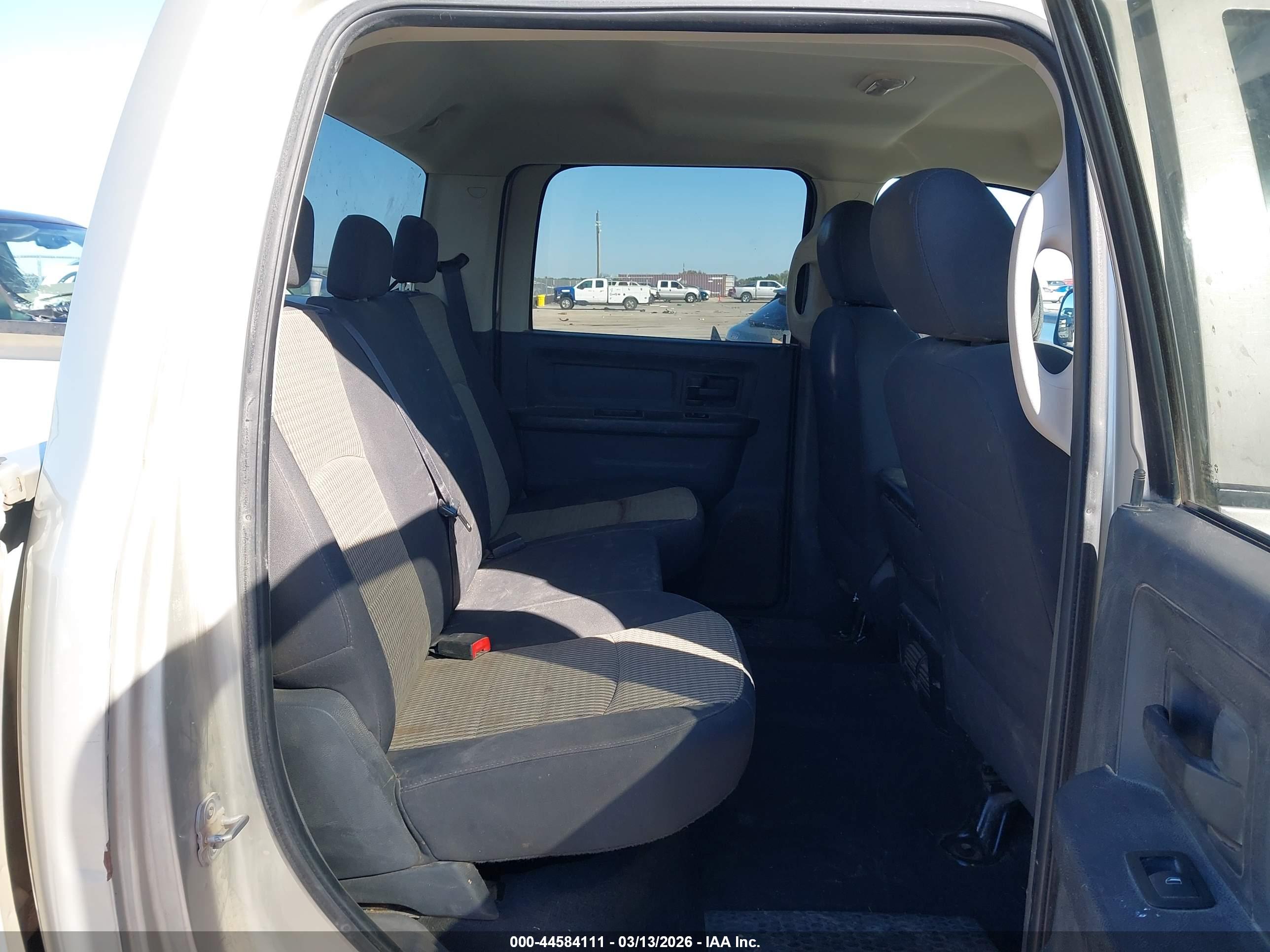DODGE RAM image 8