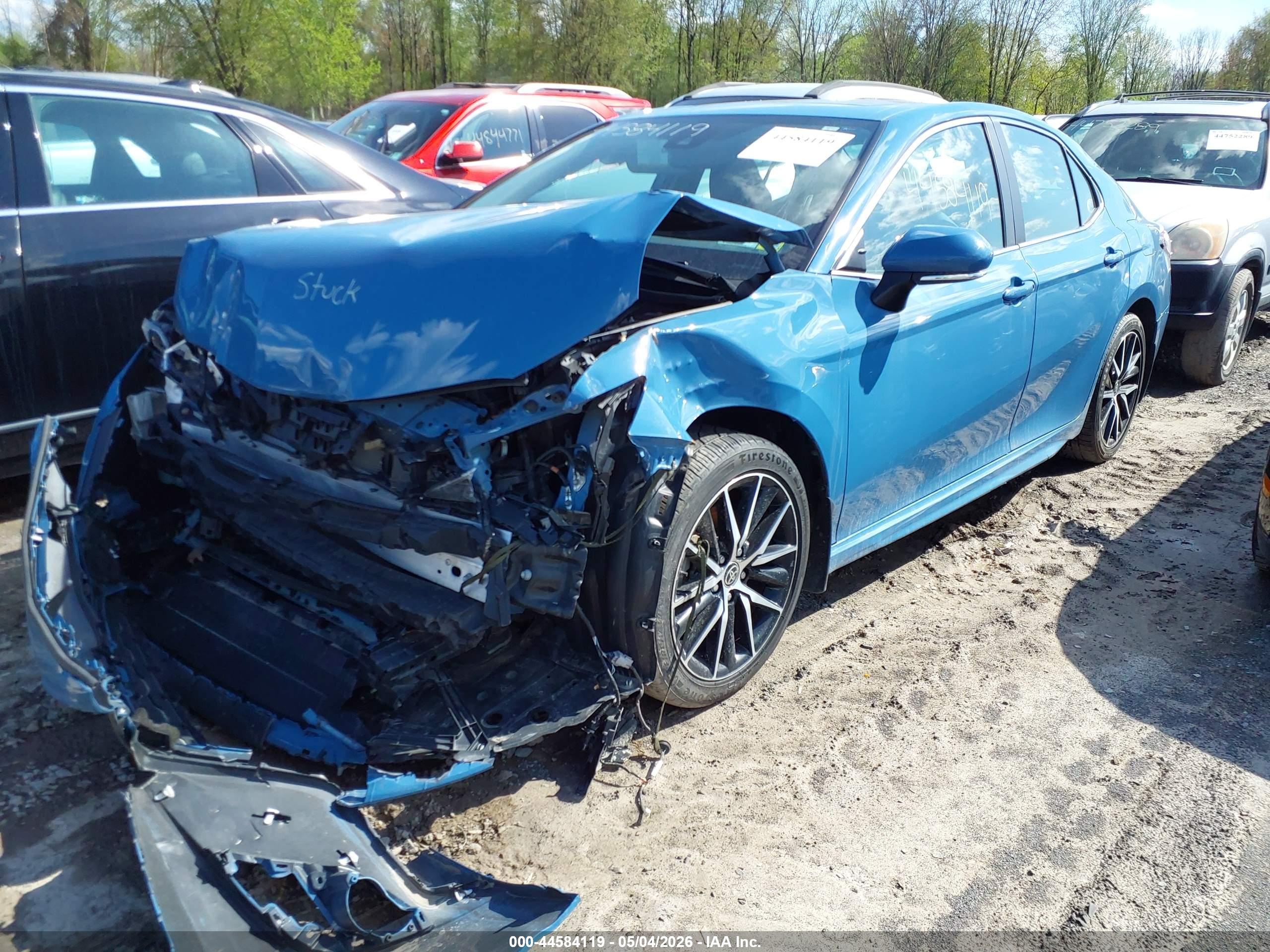 TOYOTA CAMRY image 2