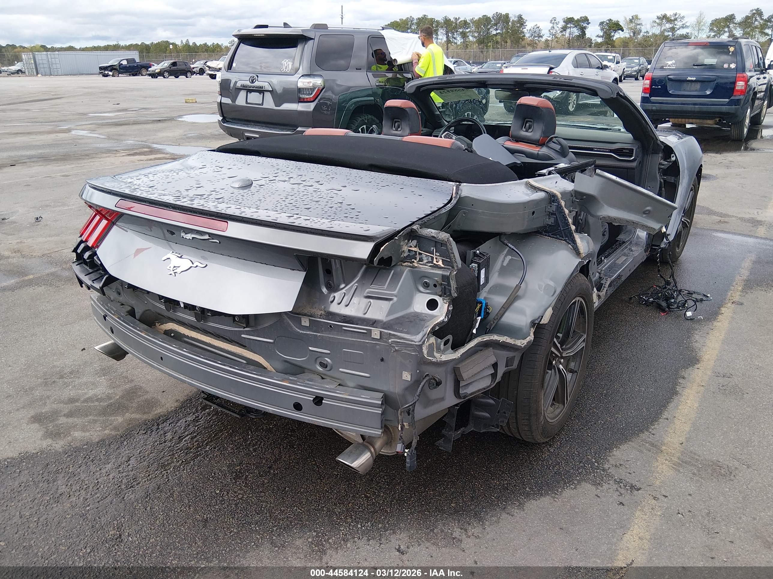 FORD MUSTANG image 4