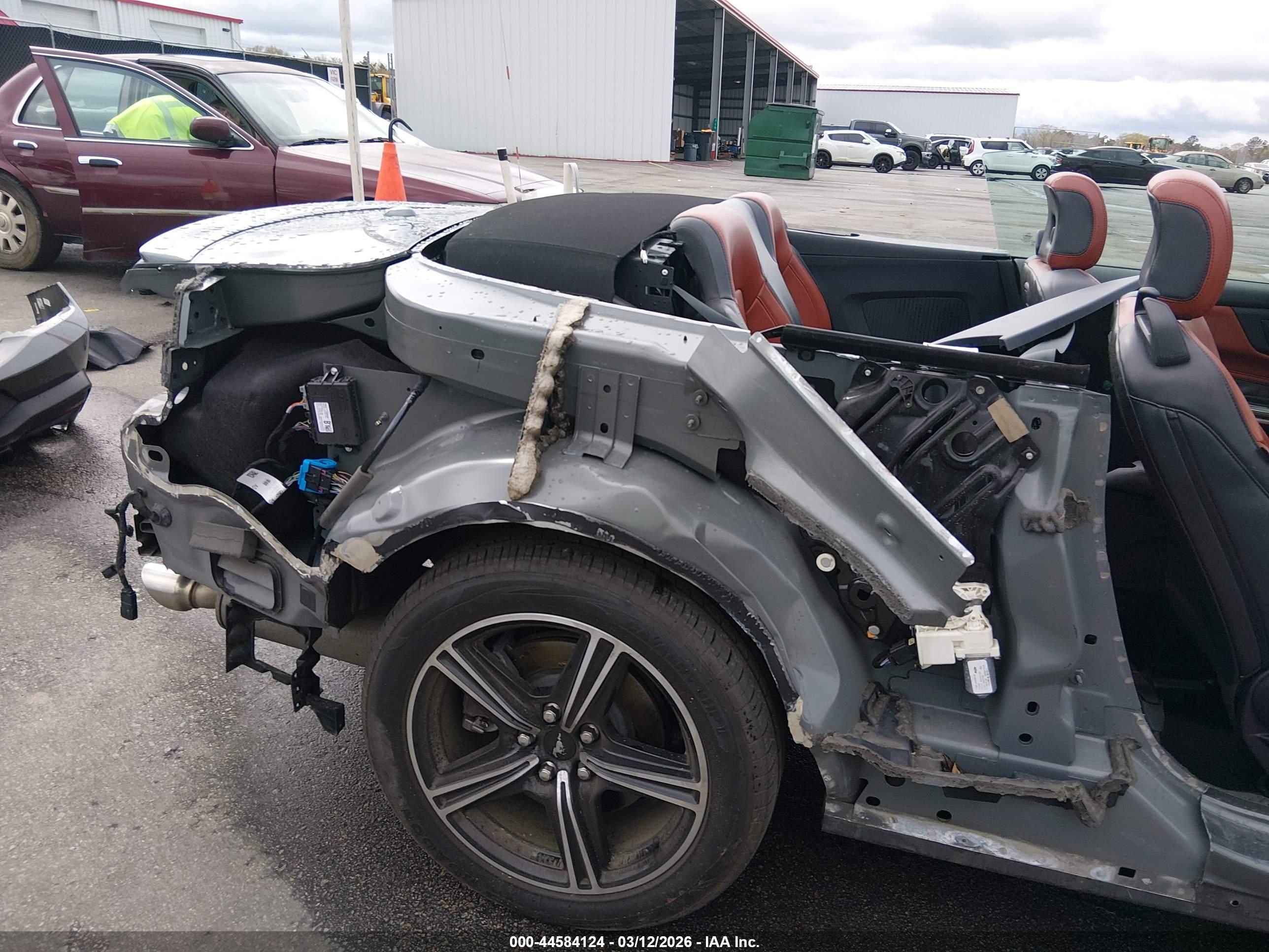 FORD MUSTANG image 6