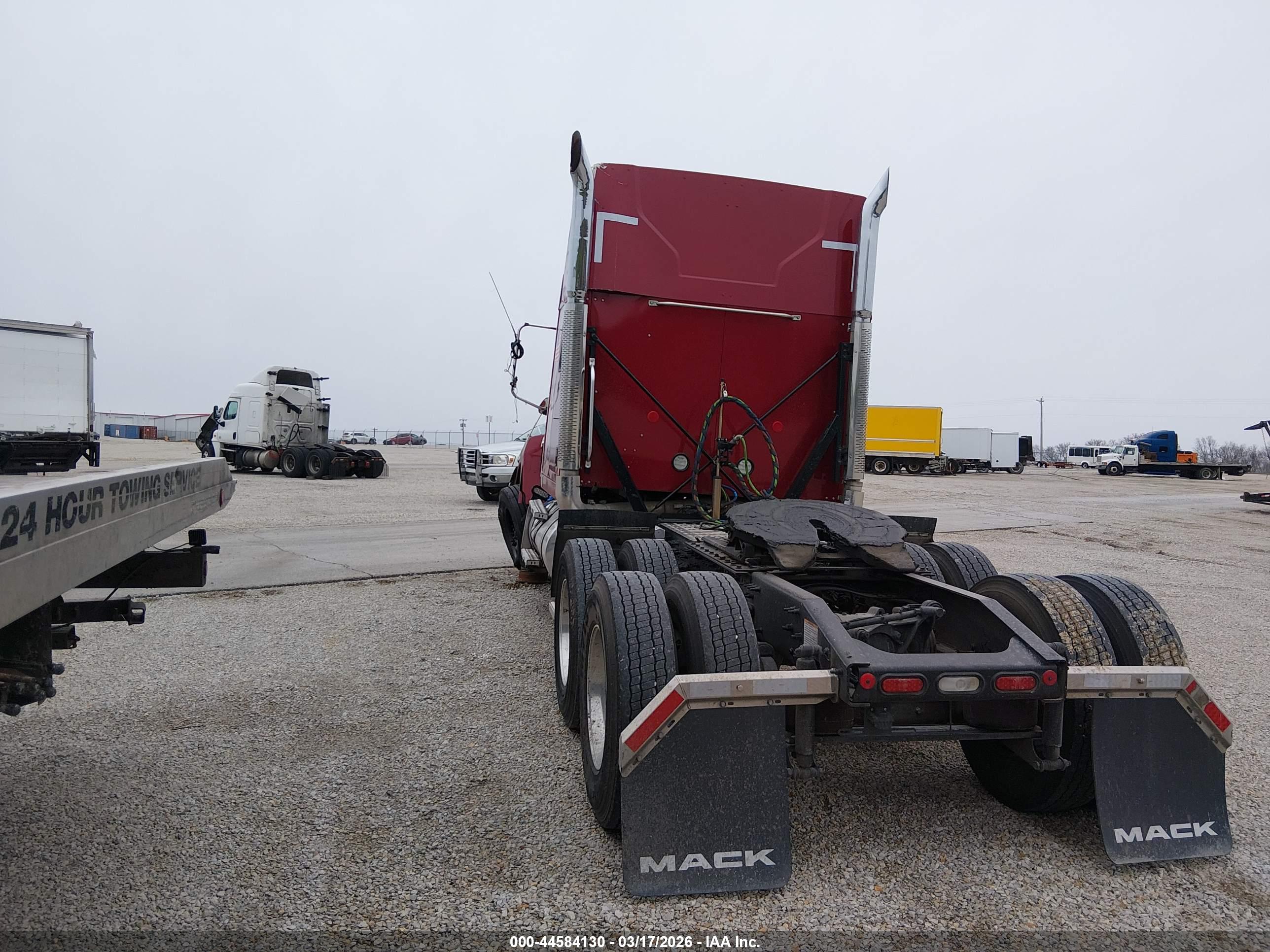MACK PINNACLE image 3