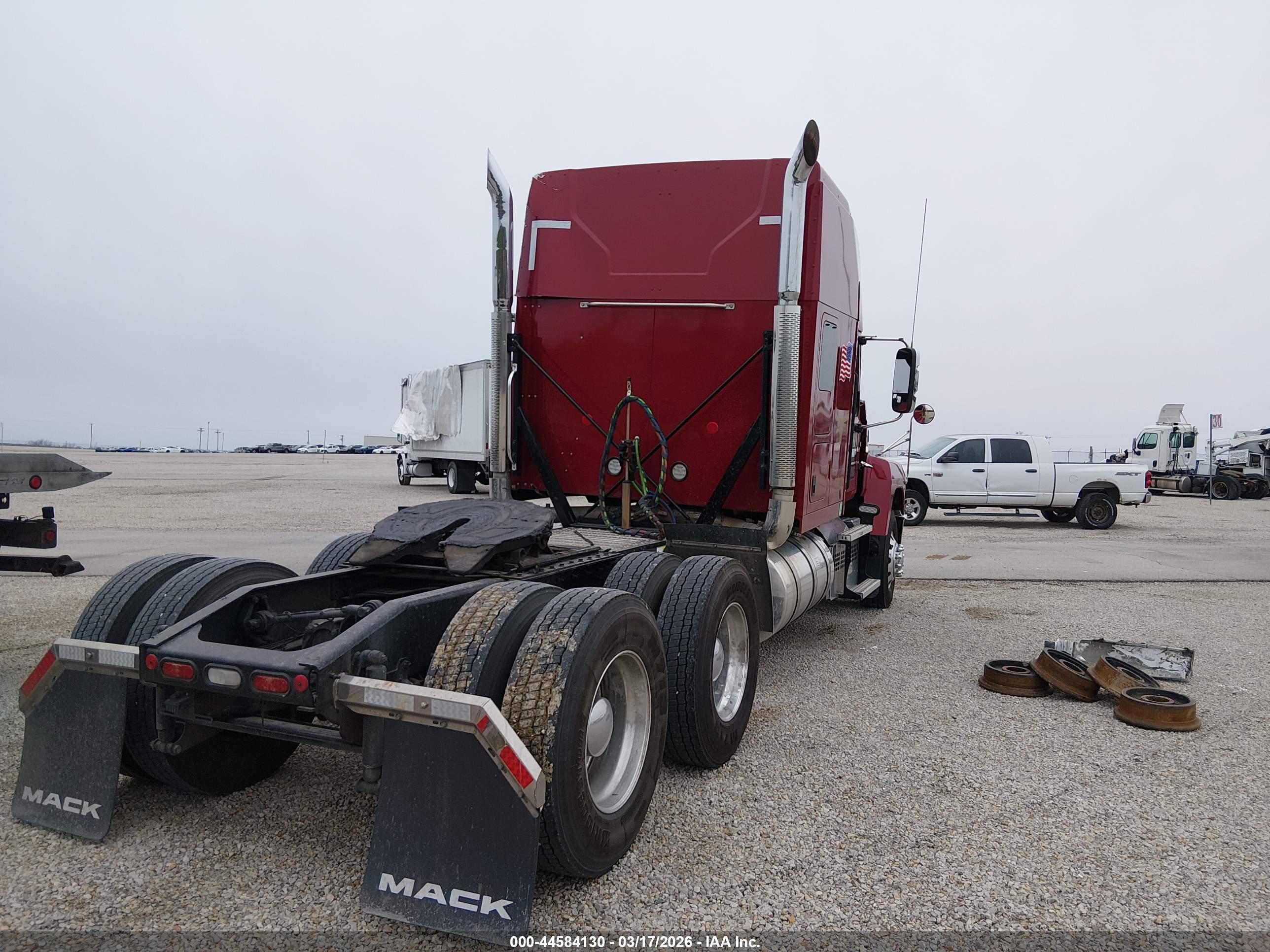 MACK PINNACLE image 4