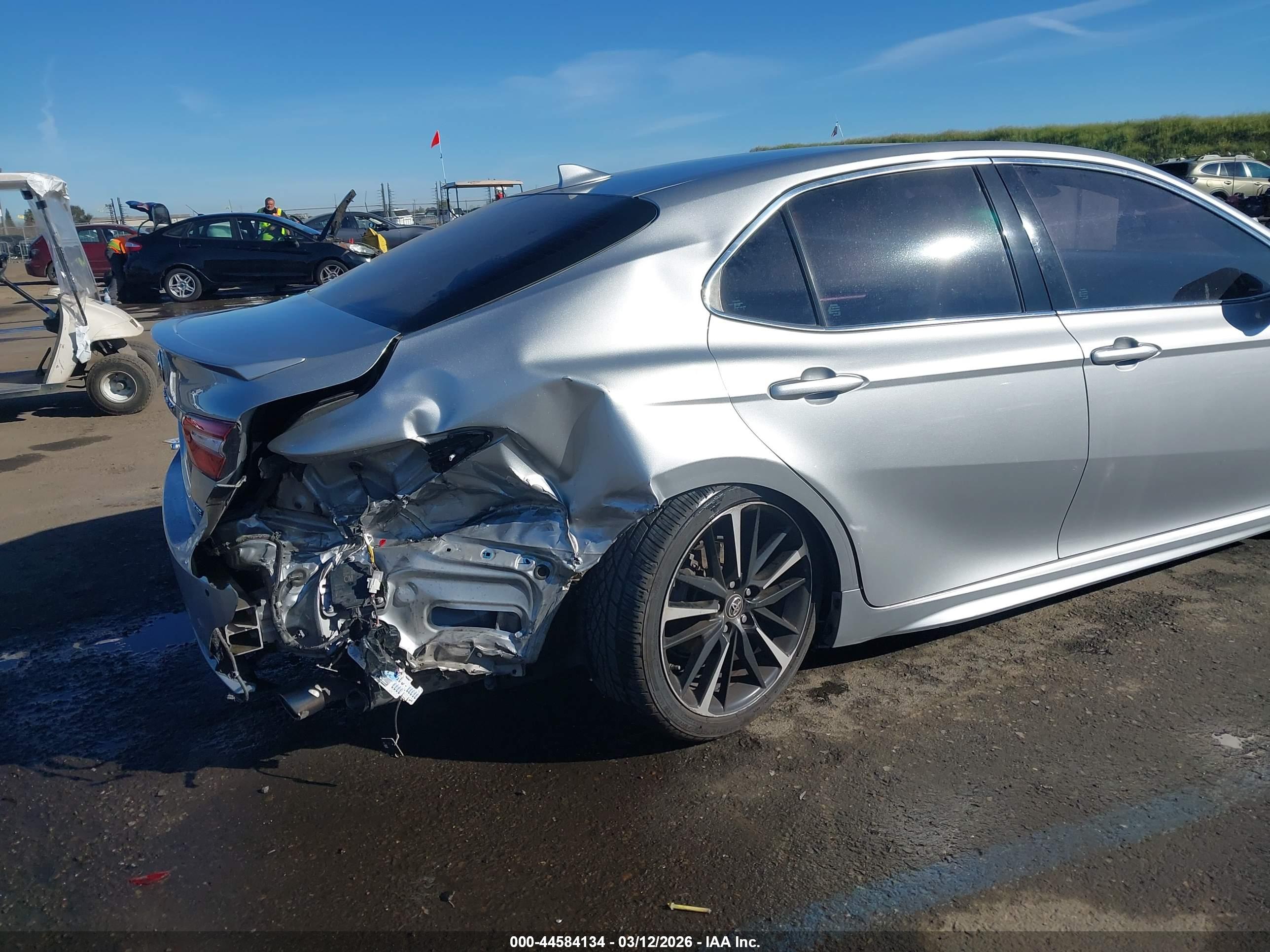 TOYOTA CAMRY image 6