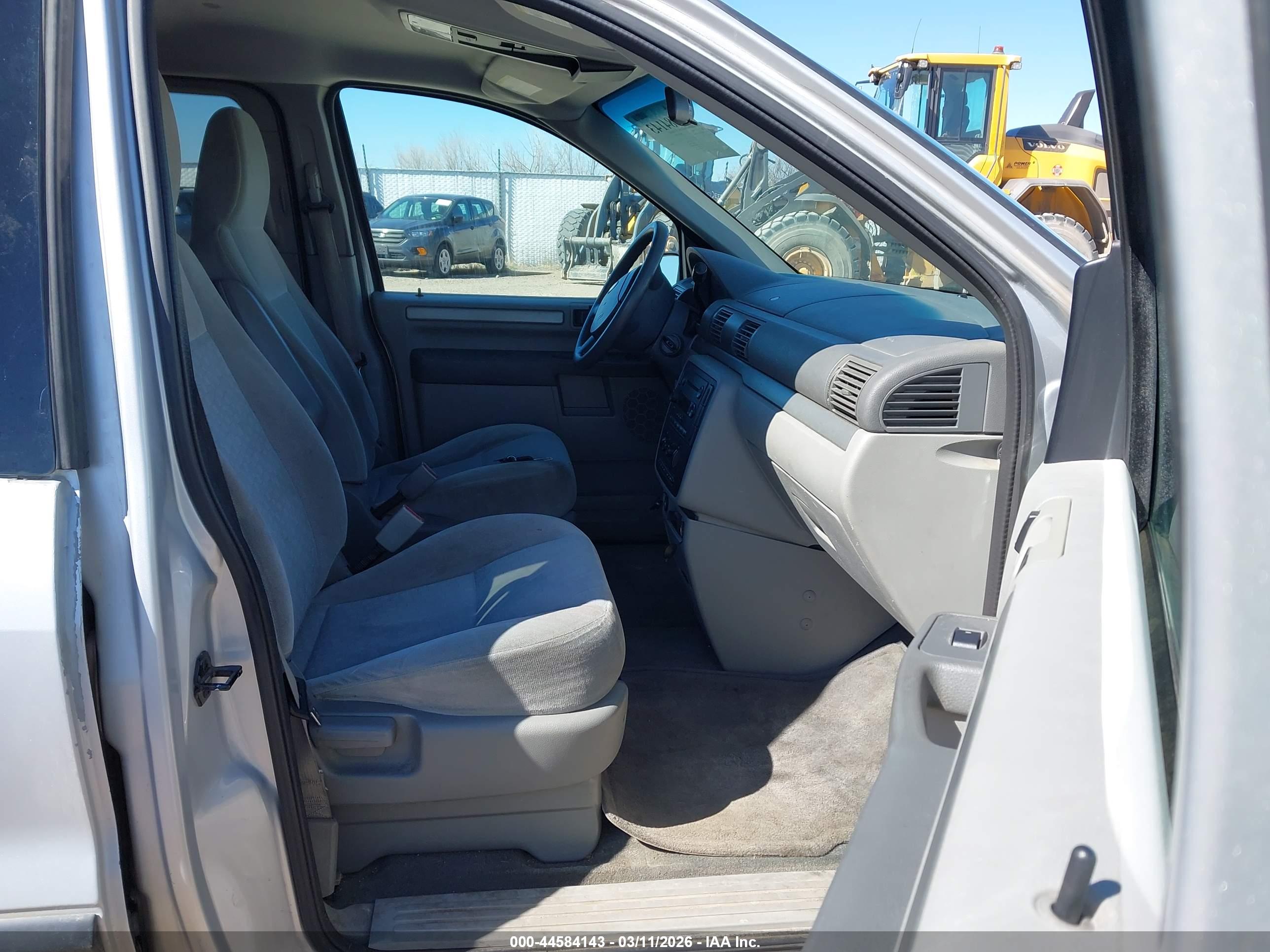 FORD FREESTAR image 5