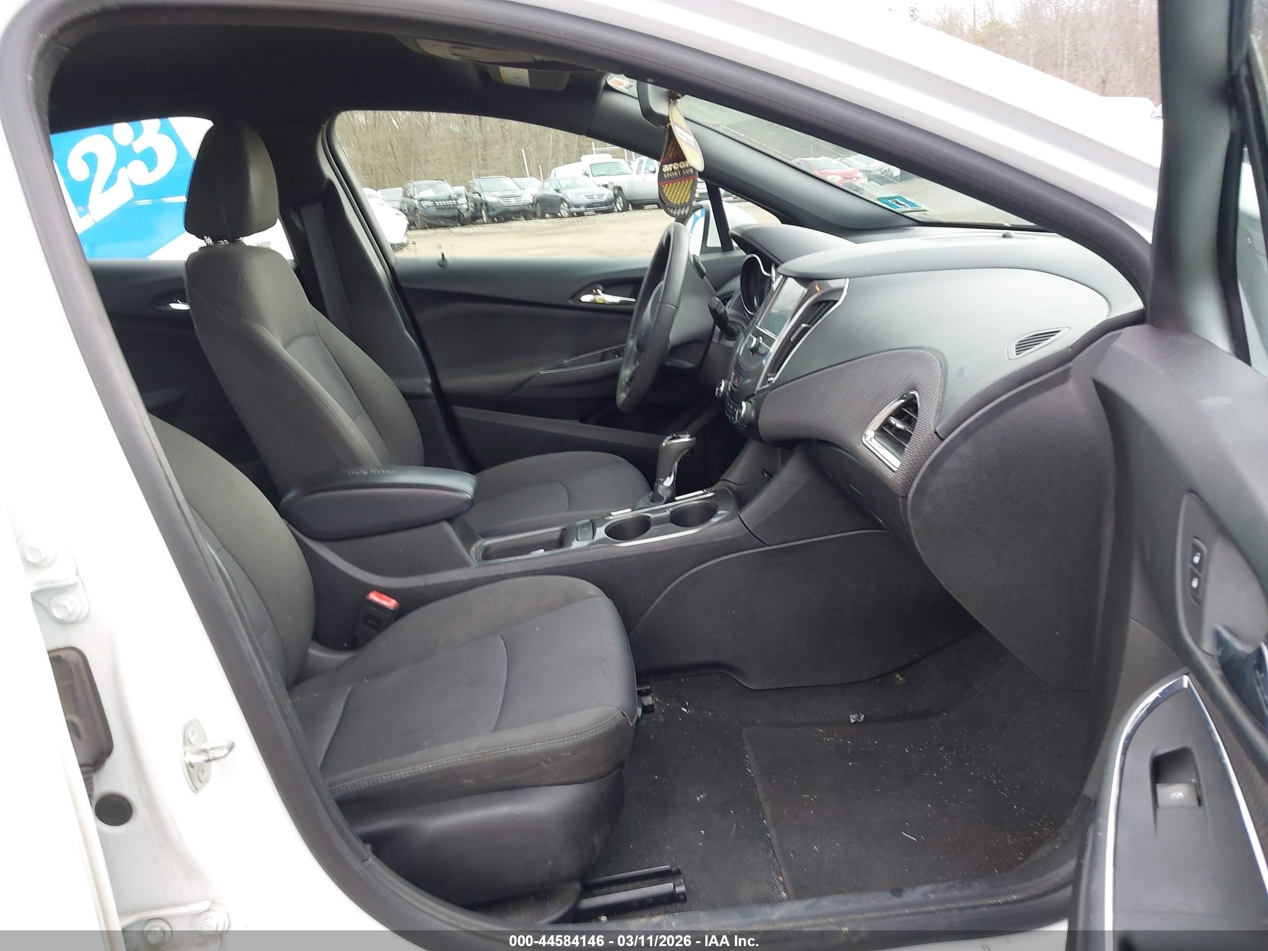 CHEVROLET CRUZE image 5