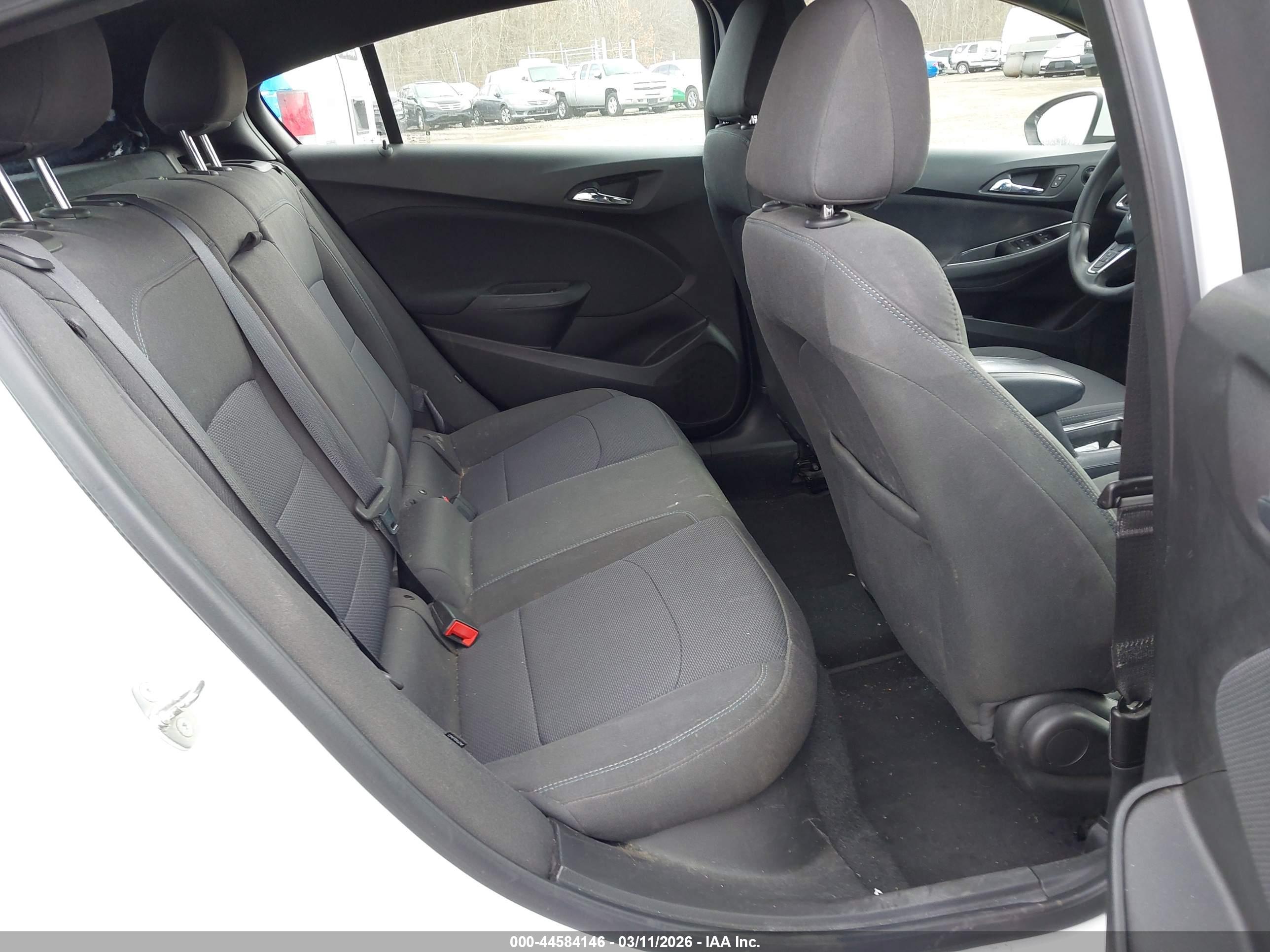 CHEVROLET CRUZE image 8