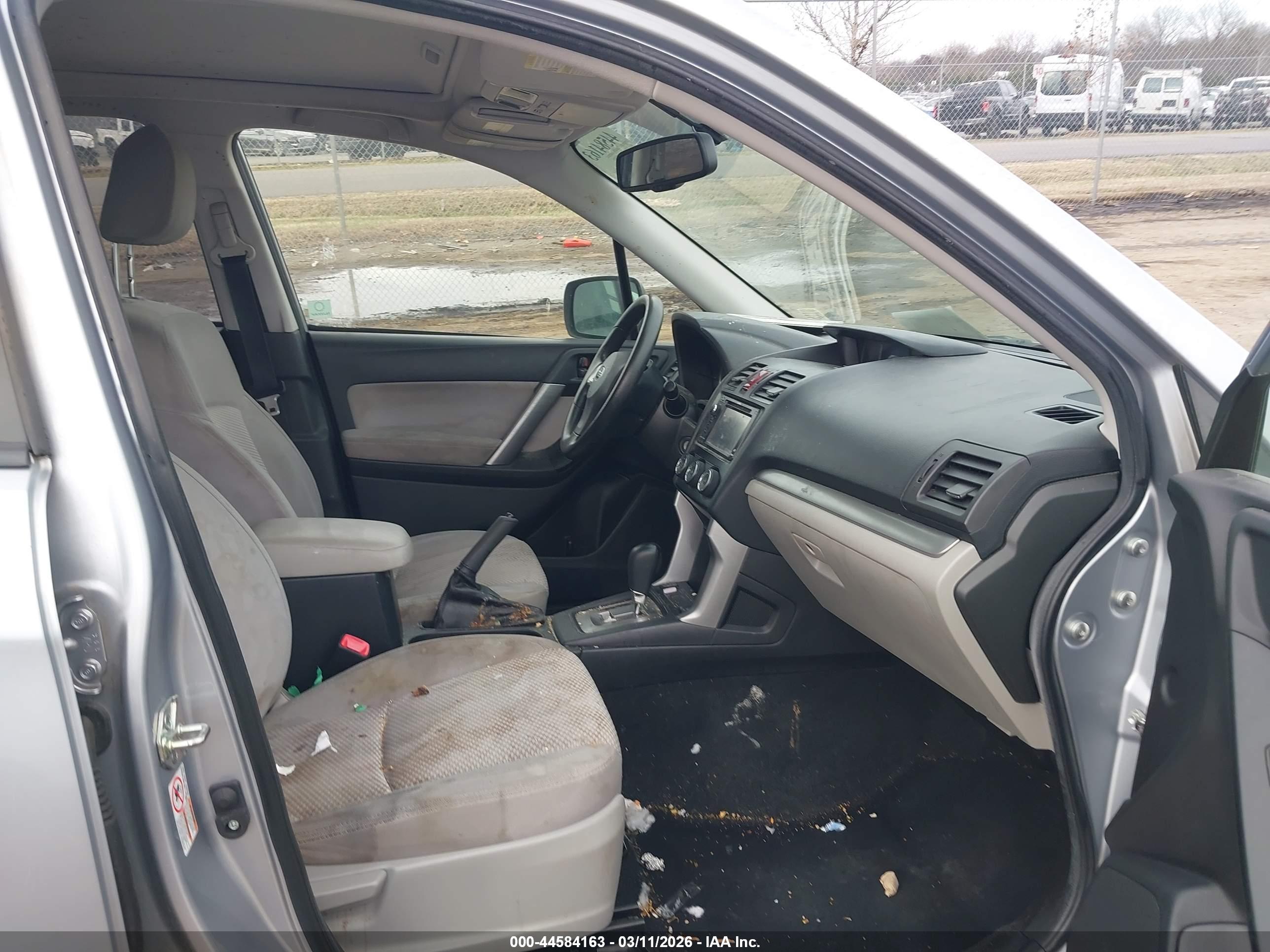SUBARU FORESTER image 5
