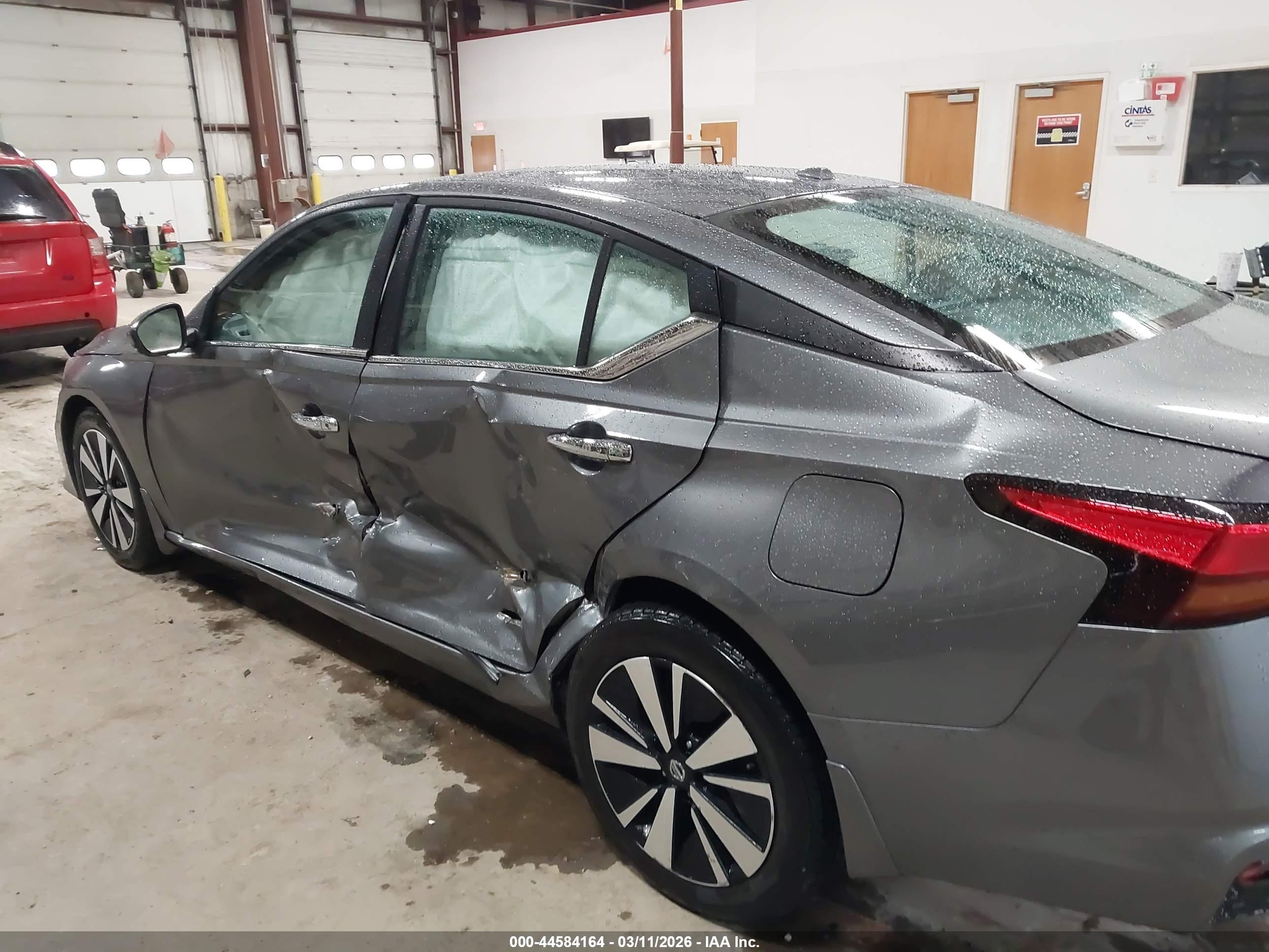 NISSAN ALTIMA image 6