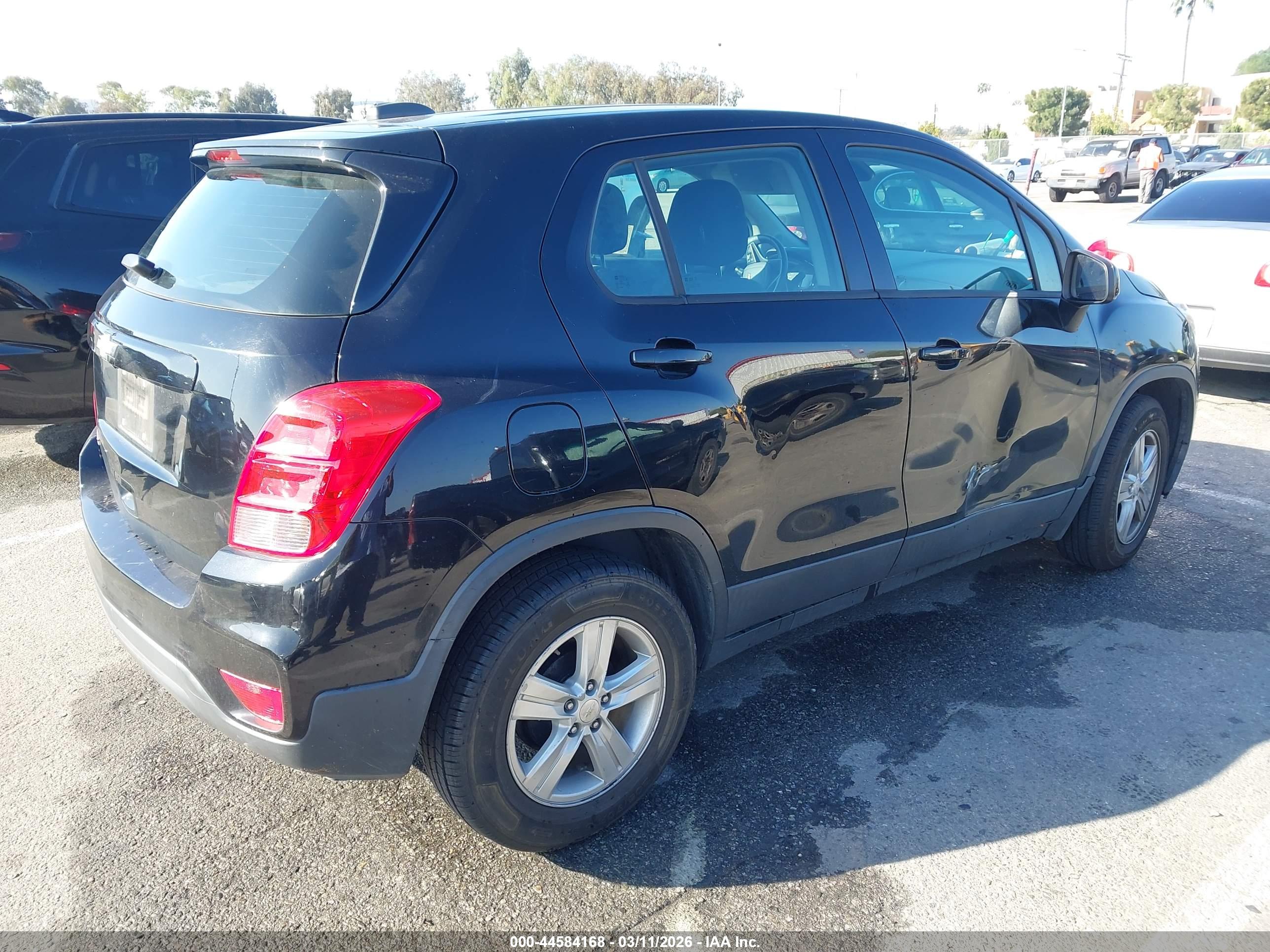 CHEVROLET TRAX image 4