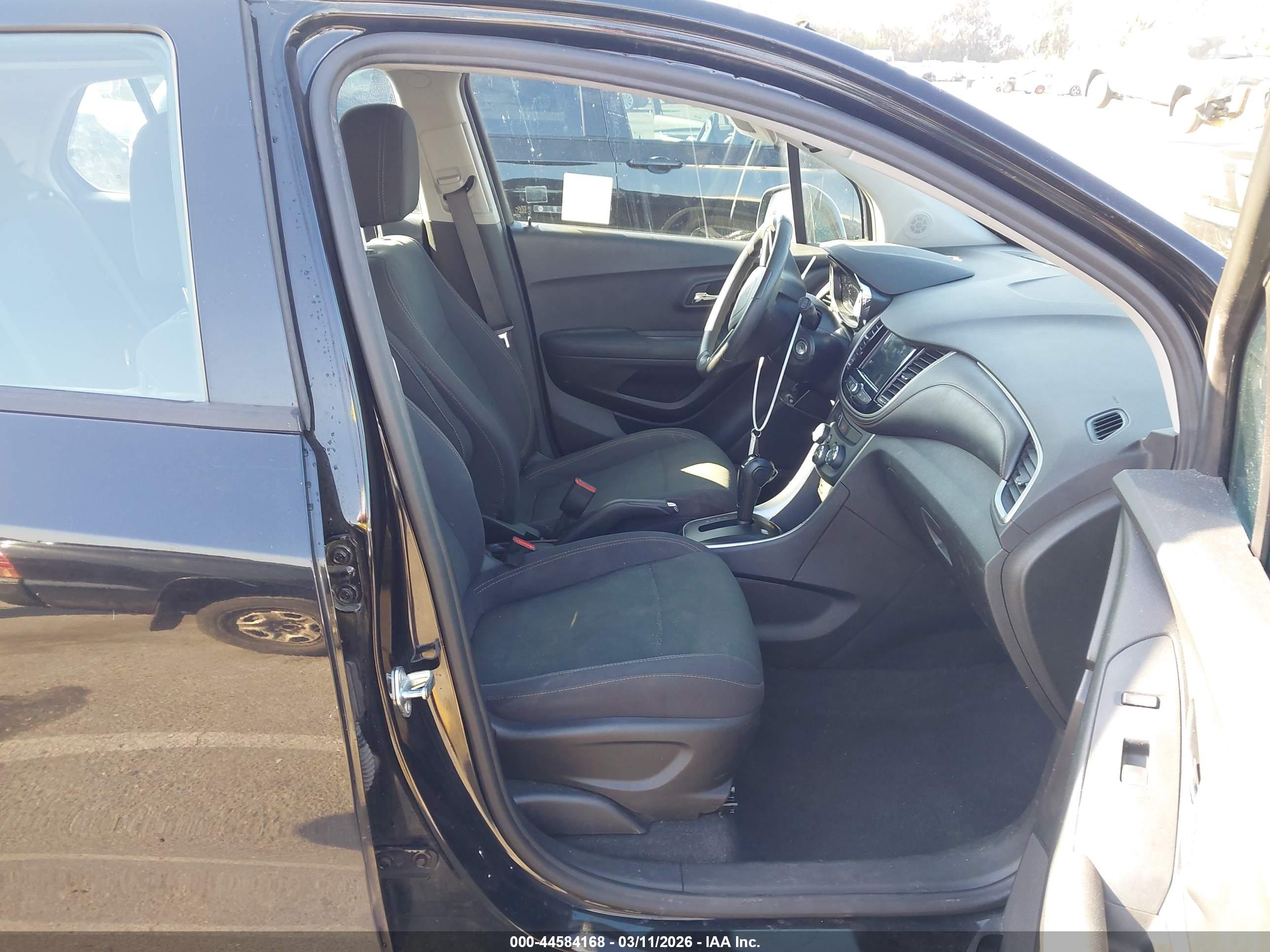 CHEVROLET TRAX image 5