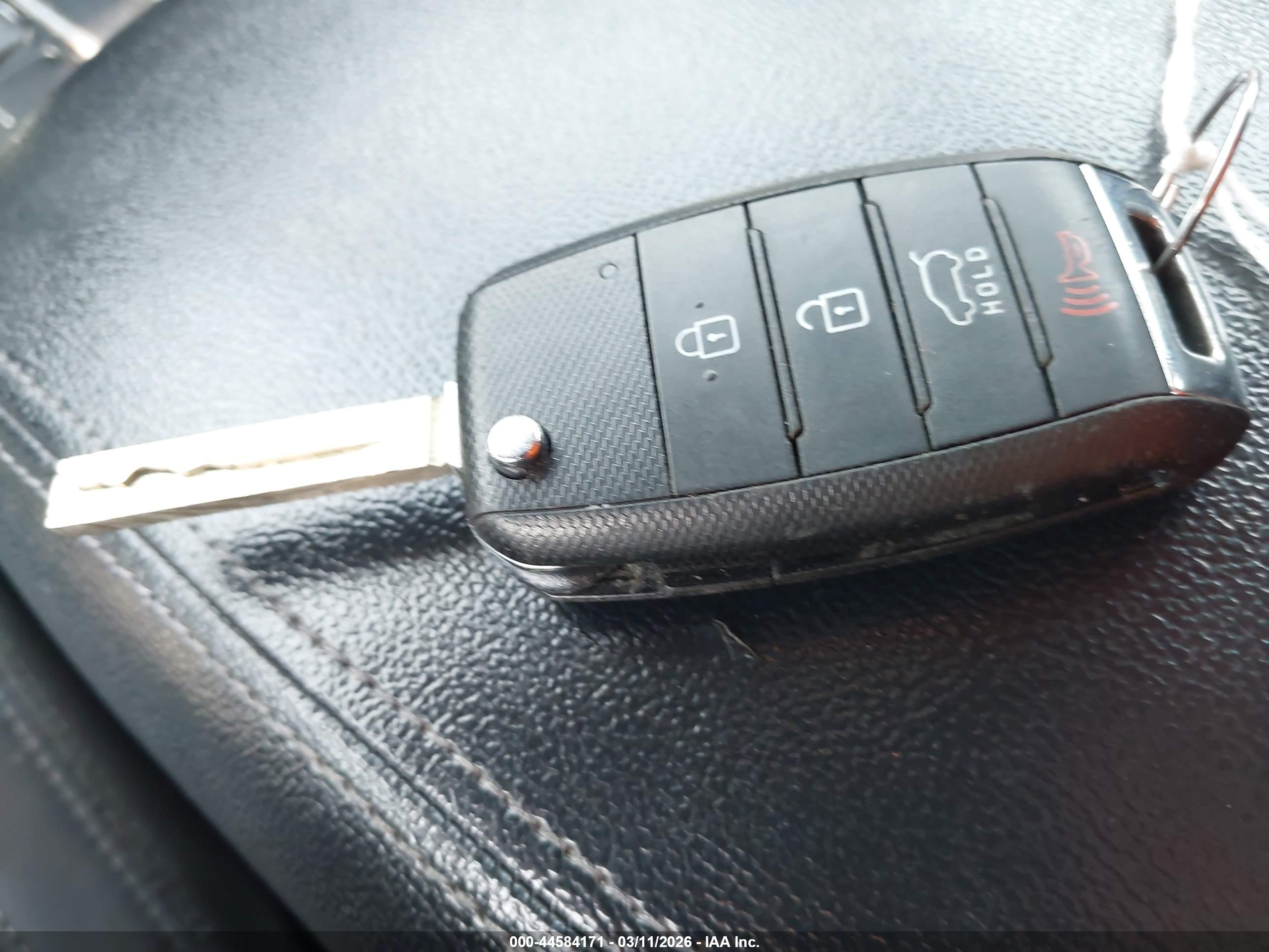 KIA SORENTO image 11