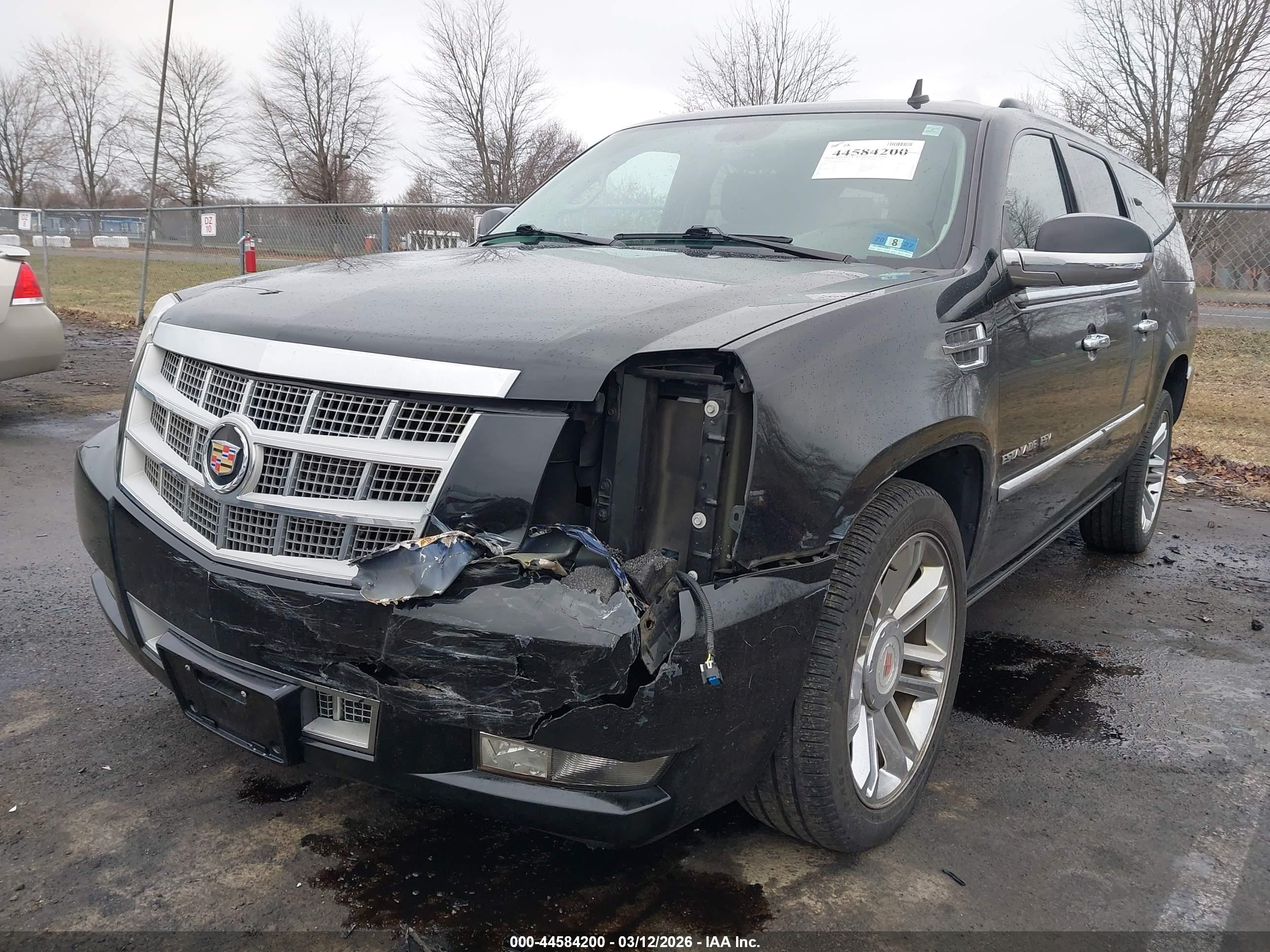 CADILLAC ESCALADE image 2